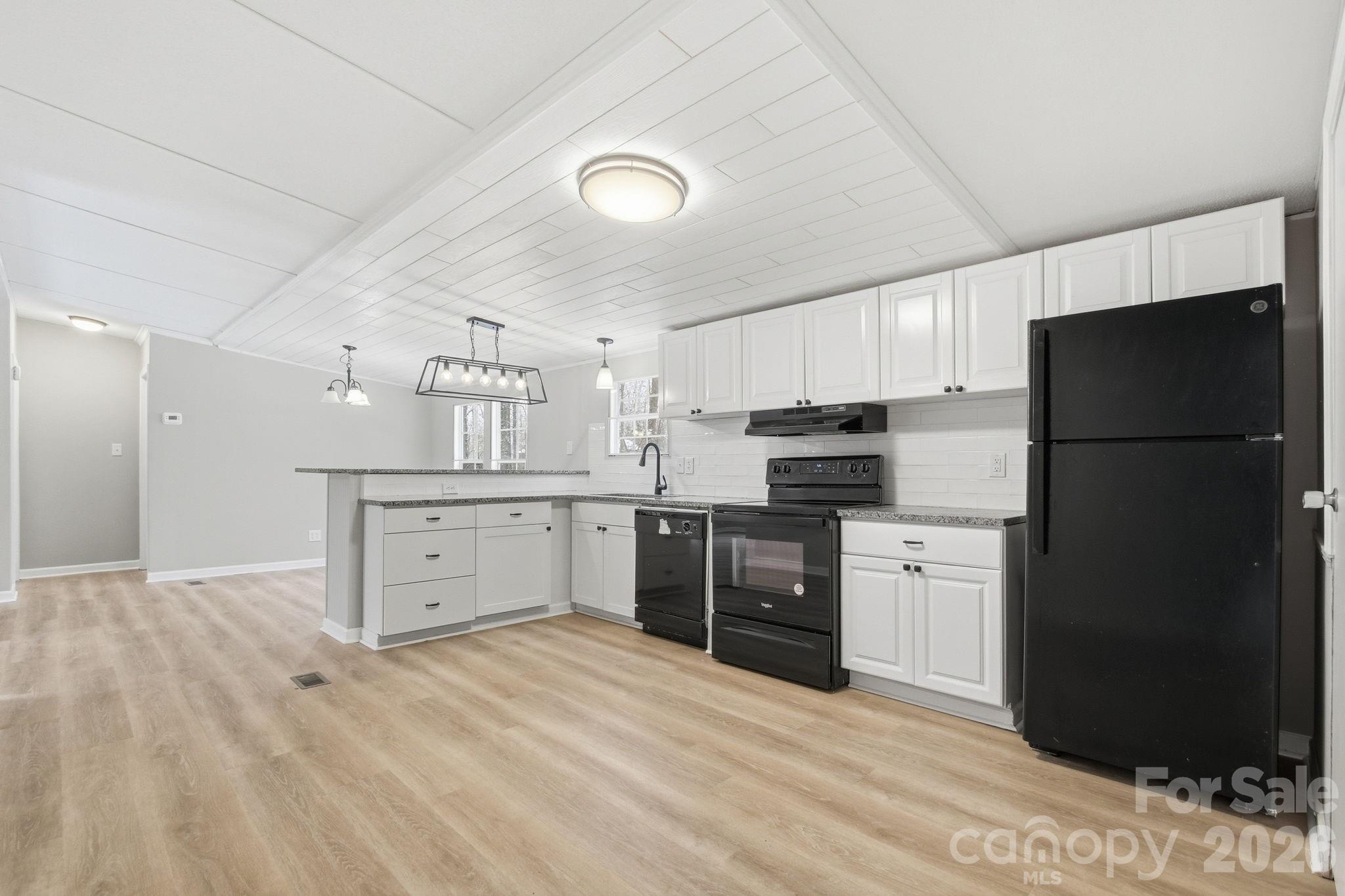 517 Ridgeway Place SW