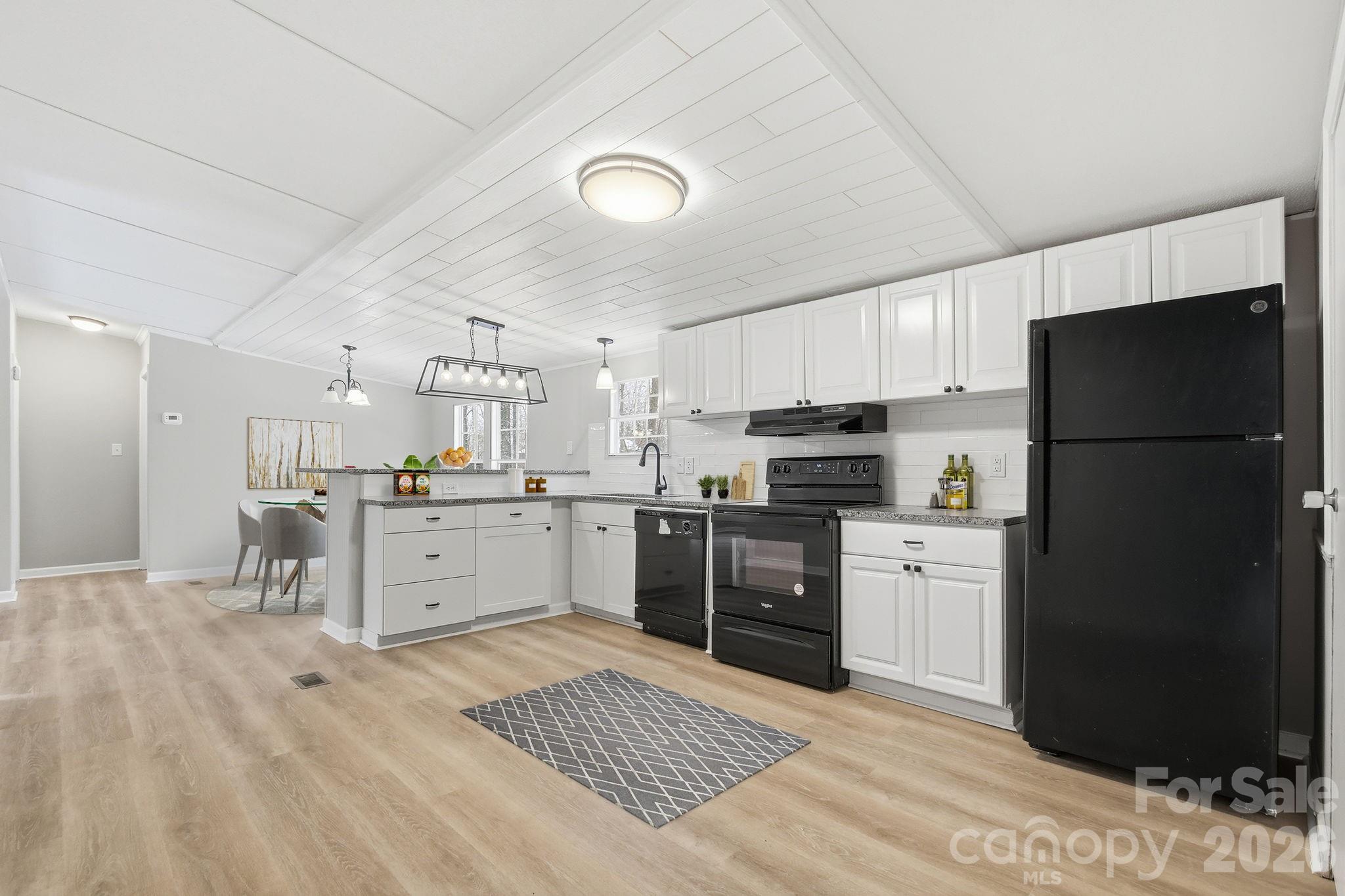 517 Ridgeway Place SW