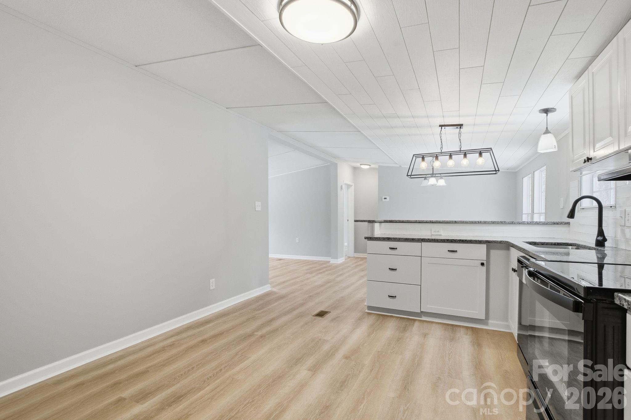 517 Ridgeway Place SW