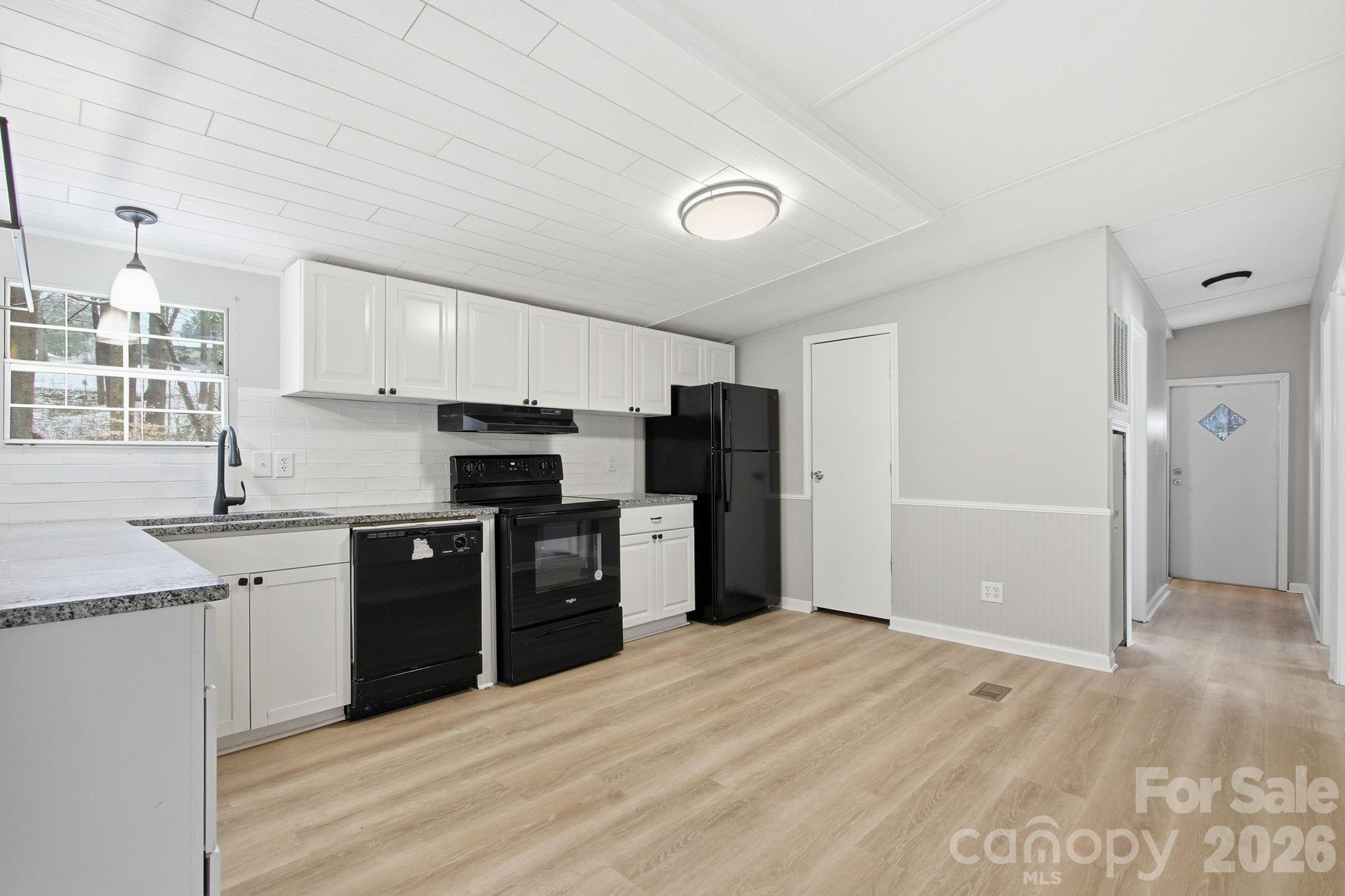 517 Ridgeway Place SW