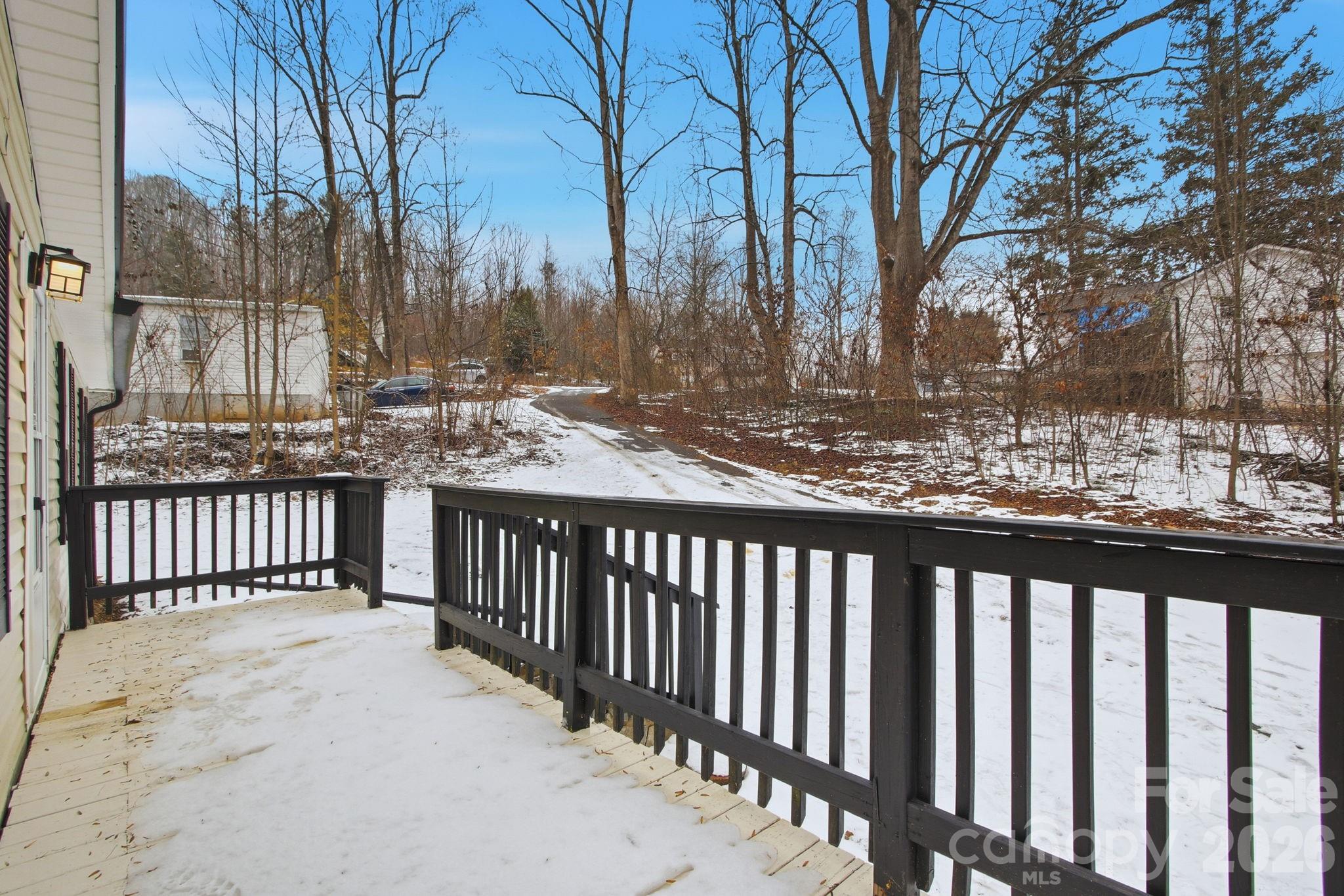 517 Ridgeway Place SW