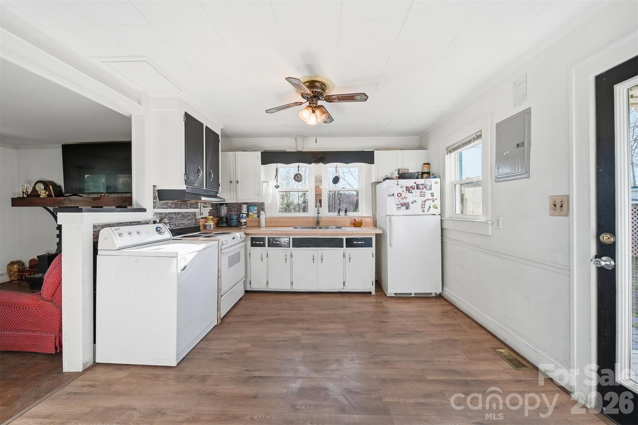 1406 Walt Arney Road SW