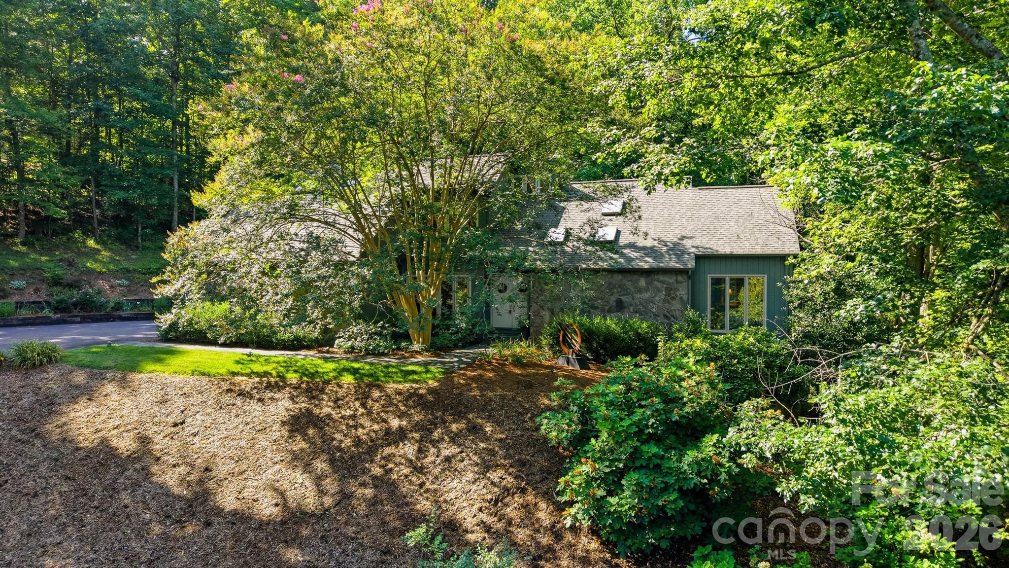 414 Stonecroft Drive SE