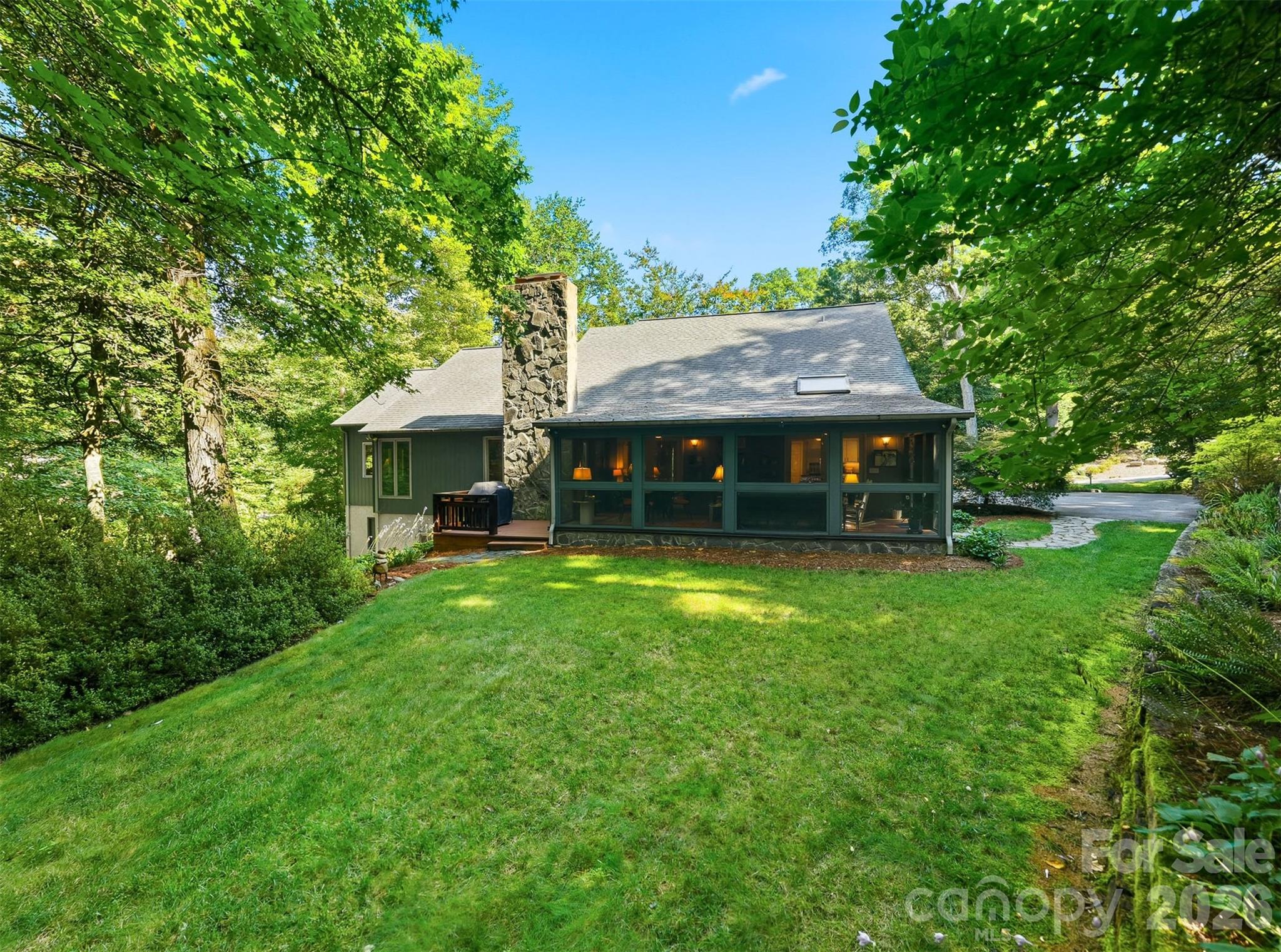 414 Stonecroft Drive SE