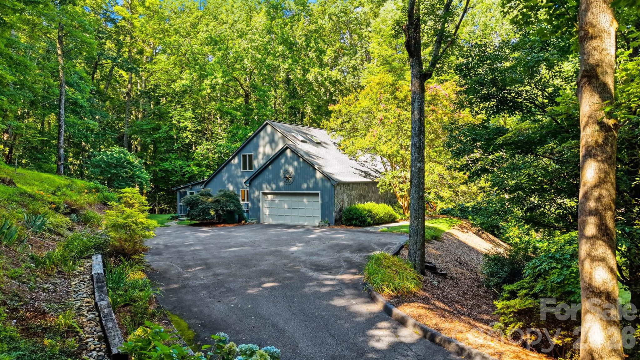 414 Stonecroft Drive SE