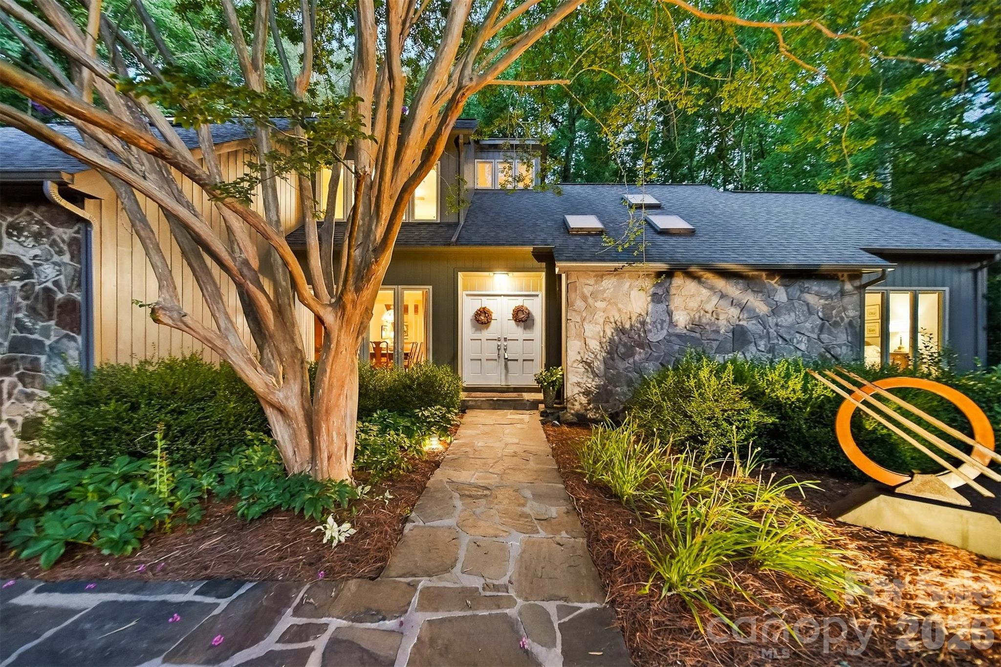 414 Stonecroft Drive SE Lenoir Nc Us 28645 Car4403017