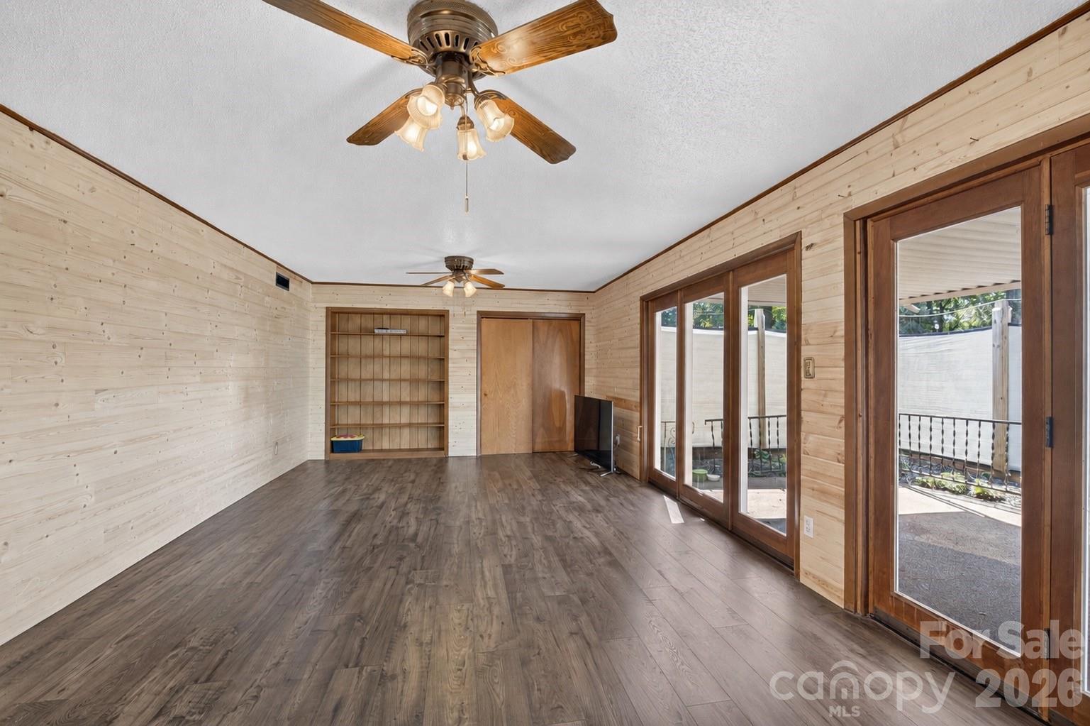 2661 Tiffany Street