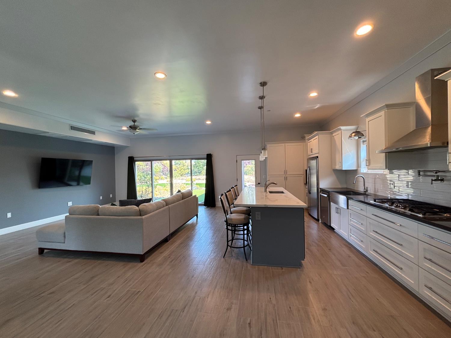 121 Blue Oak Court