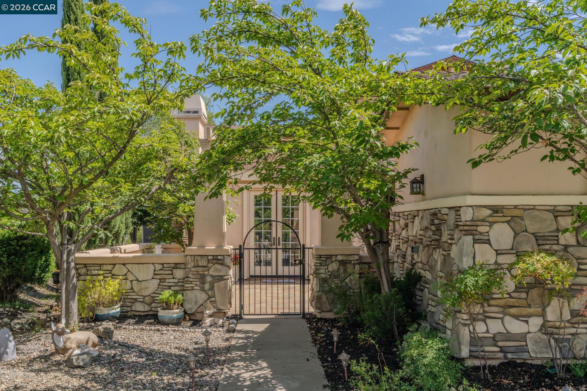 118 Glen View Court