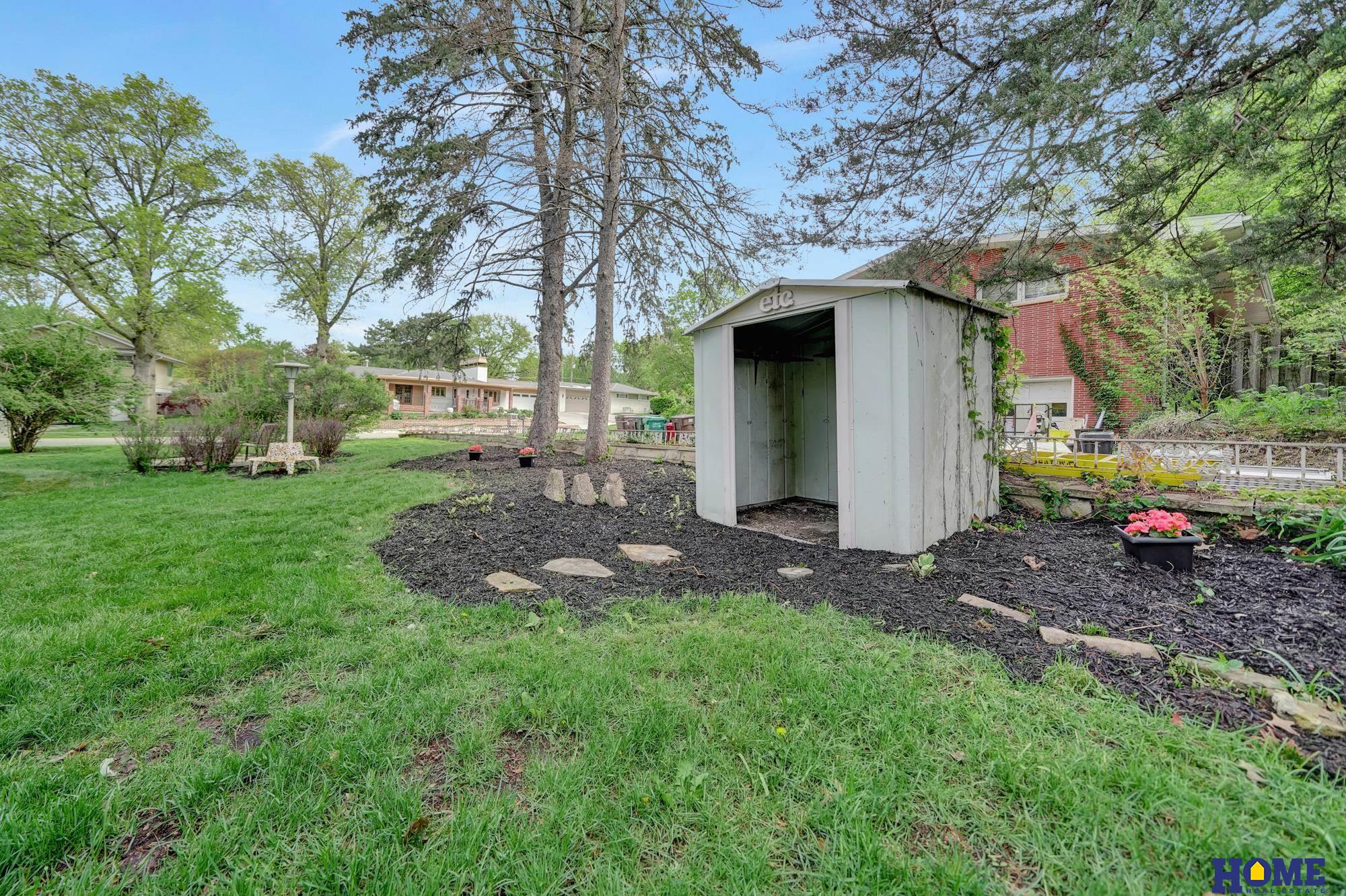 1700 Crestline Drive