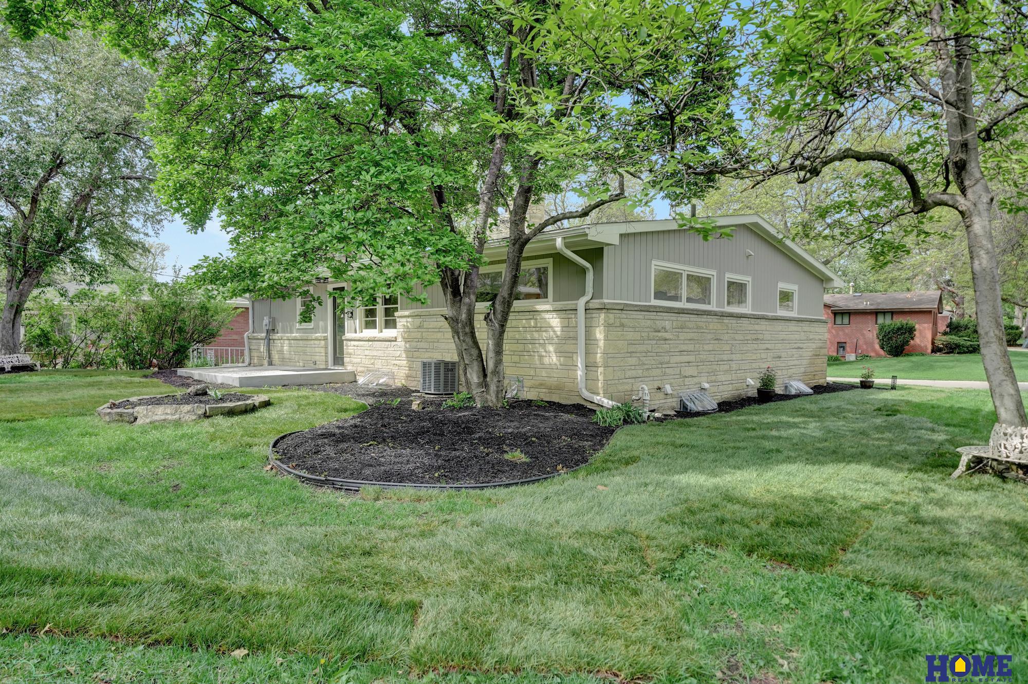 1700 Crestline Drive