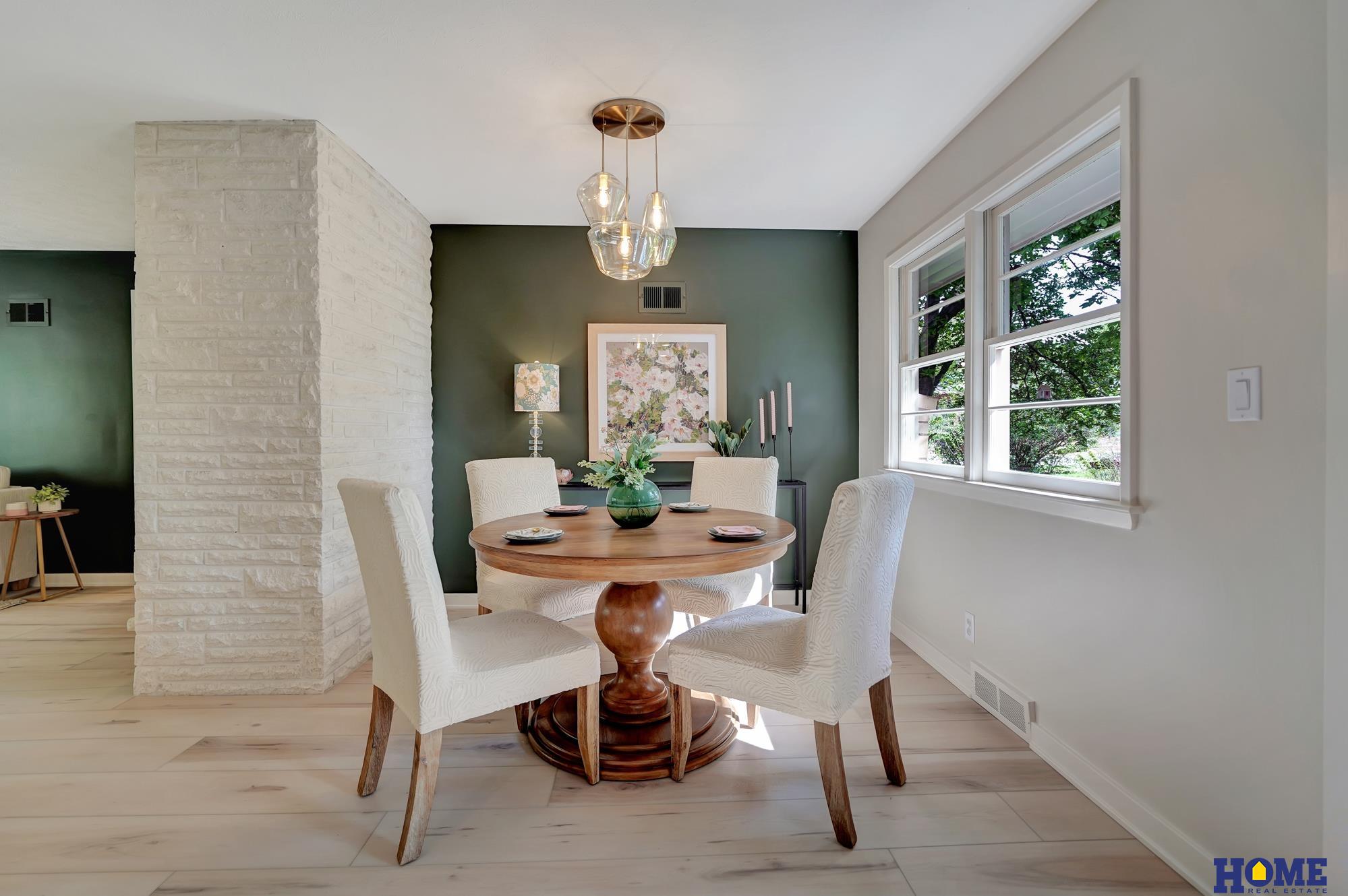 1700 Crestline Drive