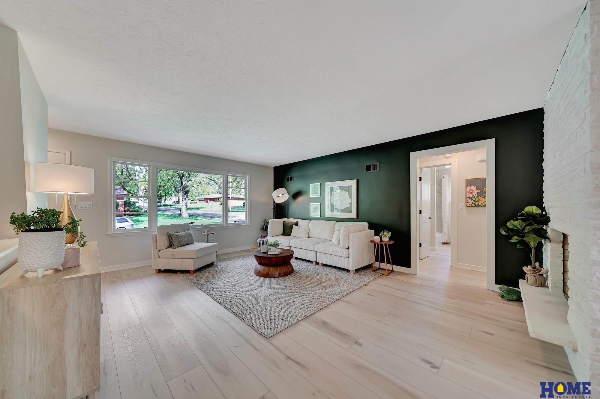 1700 Crestline Drive