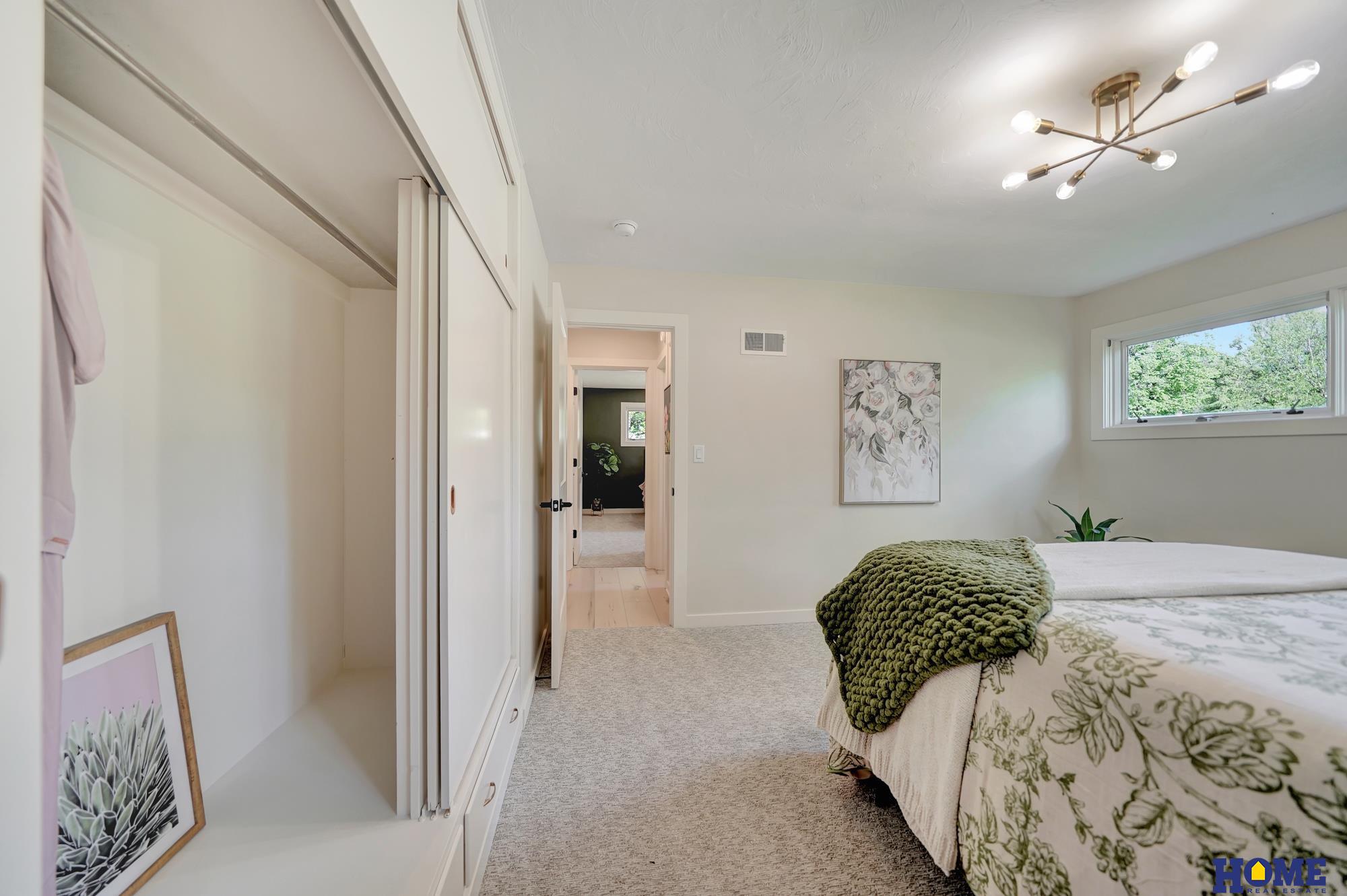 1700 Crestline Drive