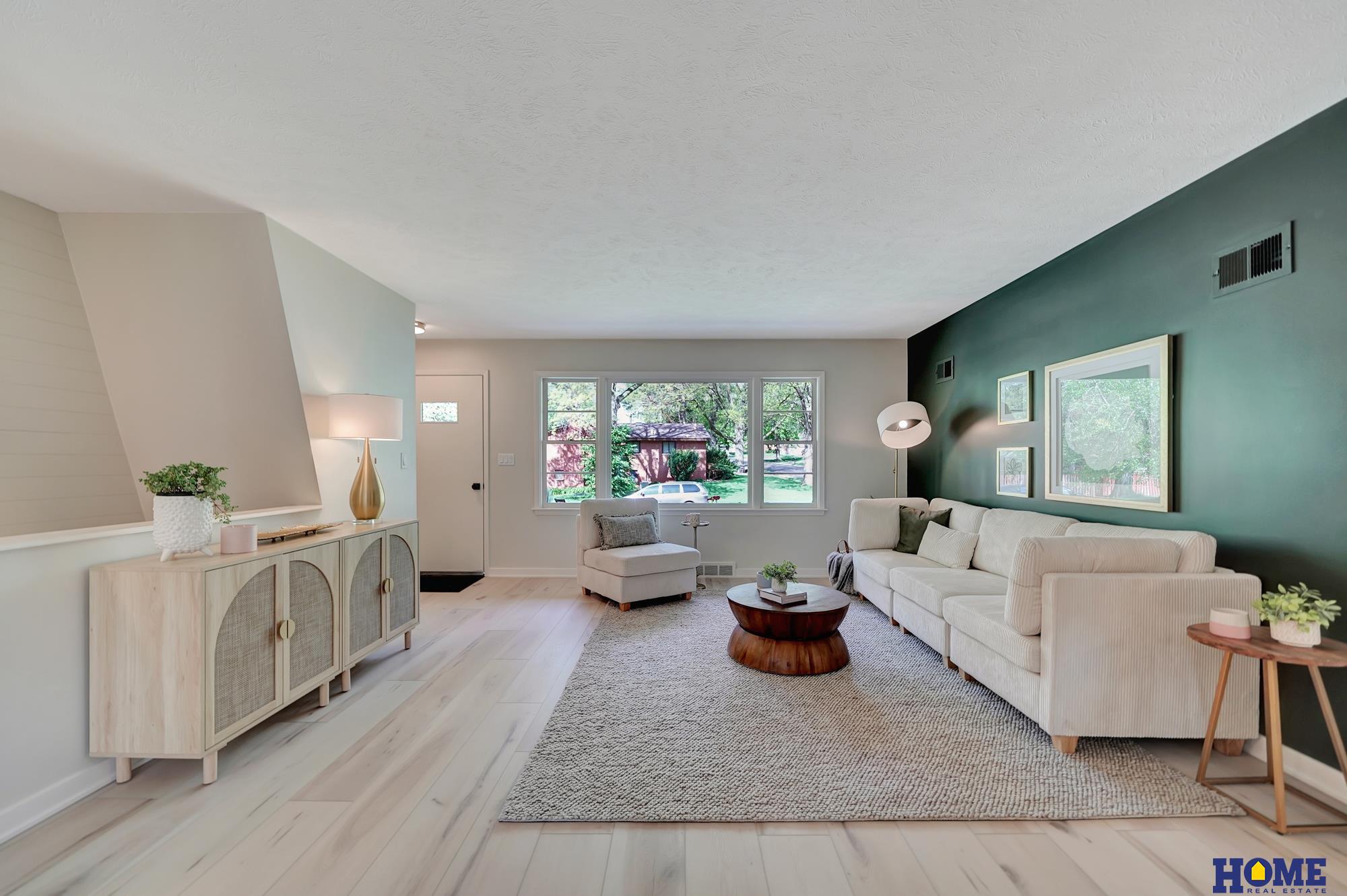 1700 Crestline Drive