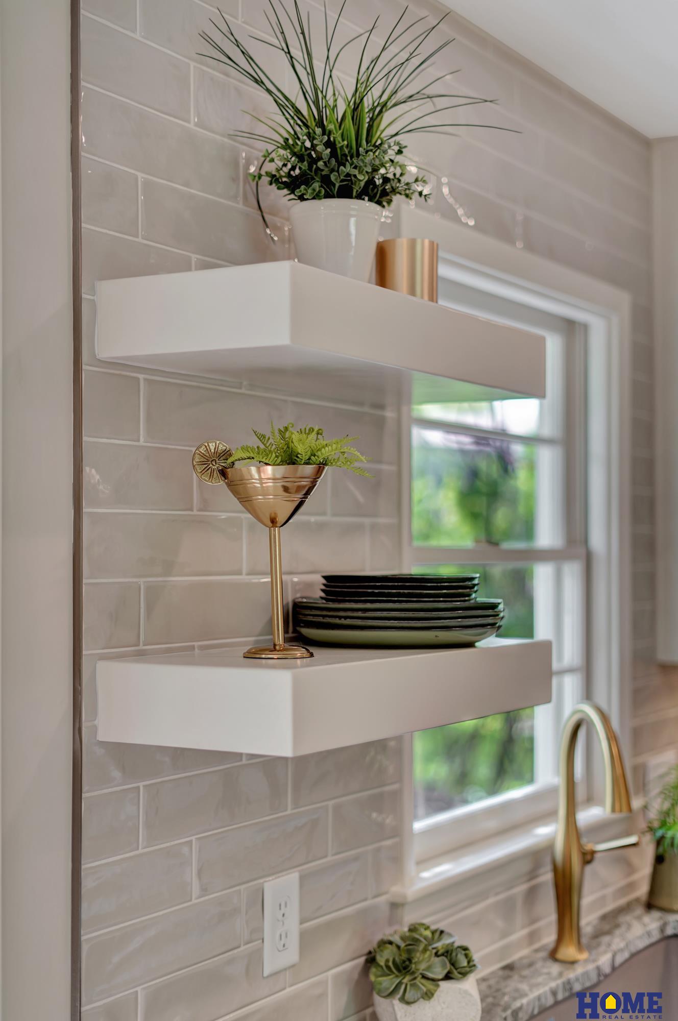 1700 Crestline Drive