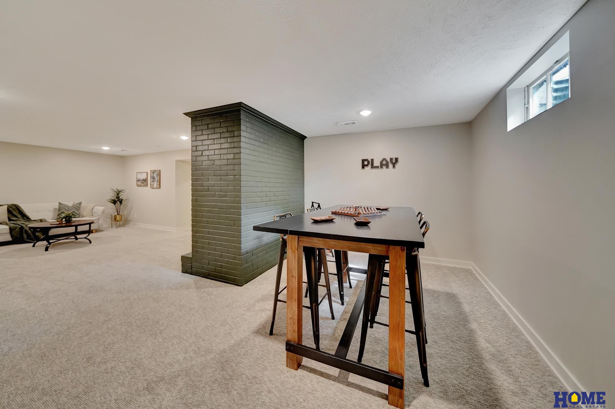 1700 Crestline Drive