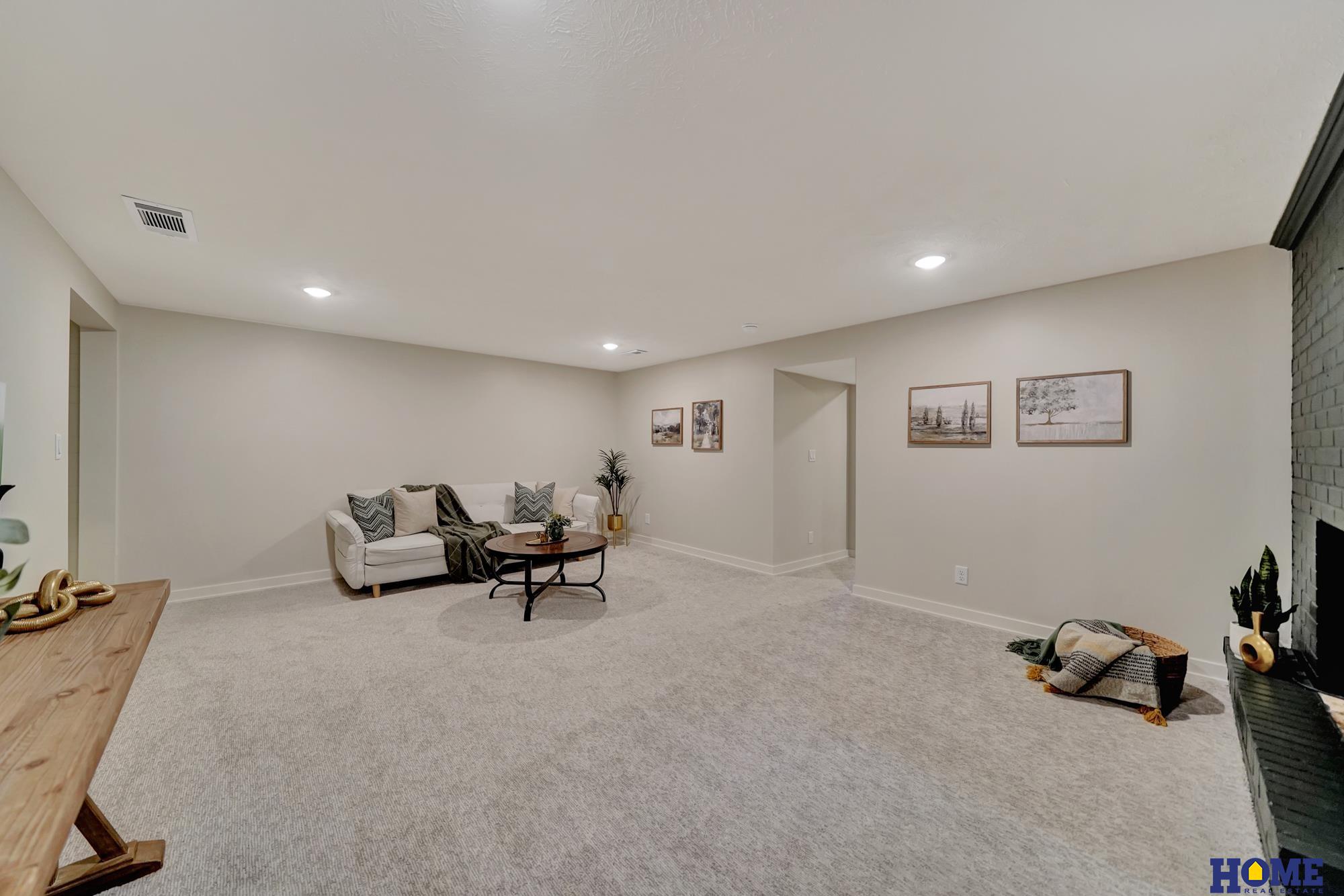 1700 Crestline Drive