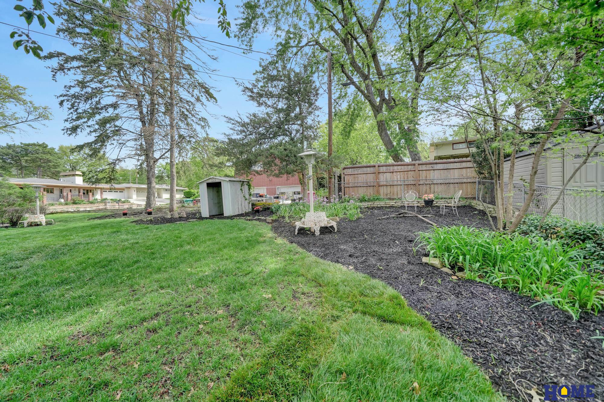 1700 Crestline Drive