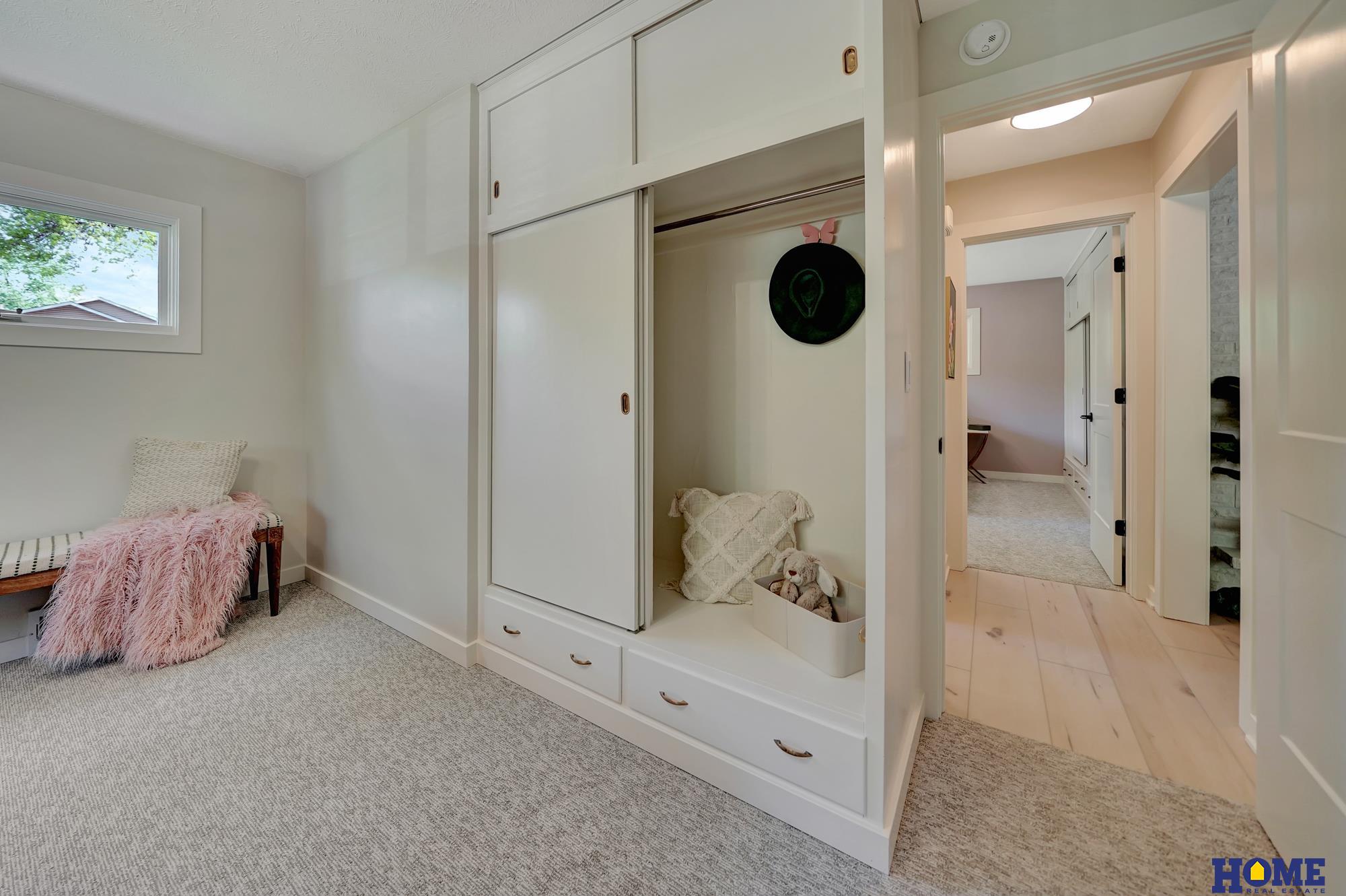 1700 Crestline Drive