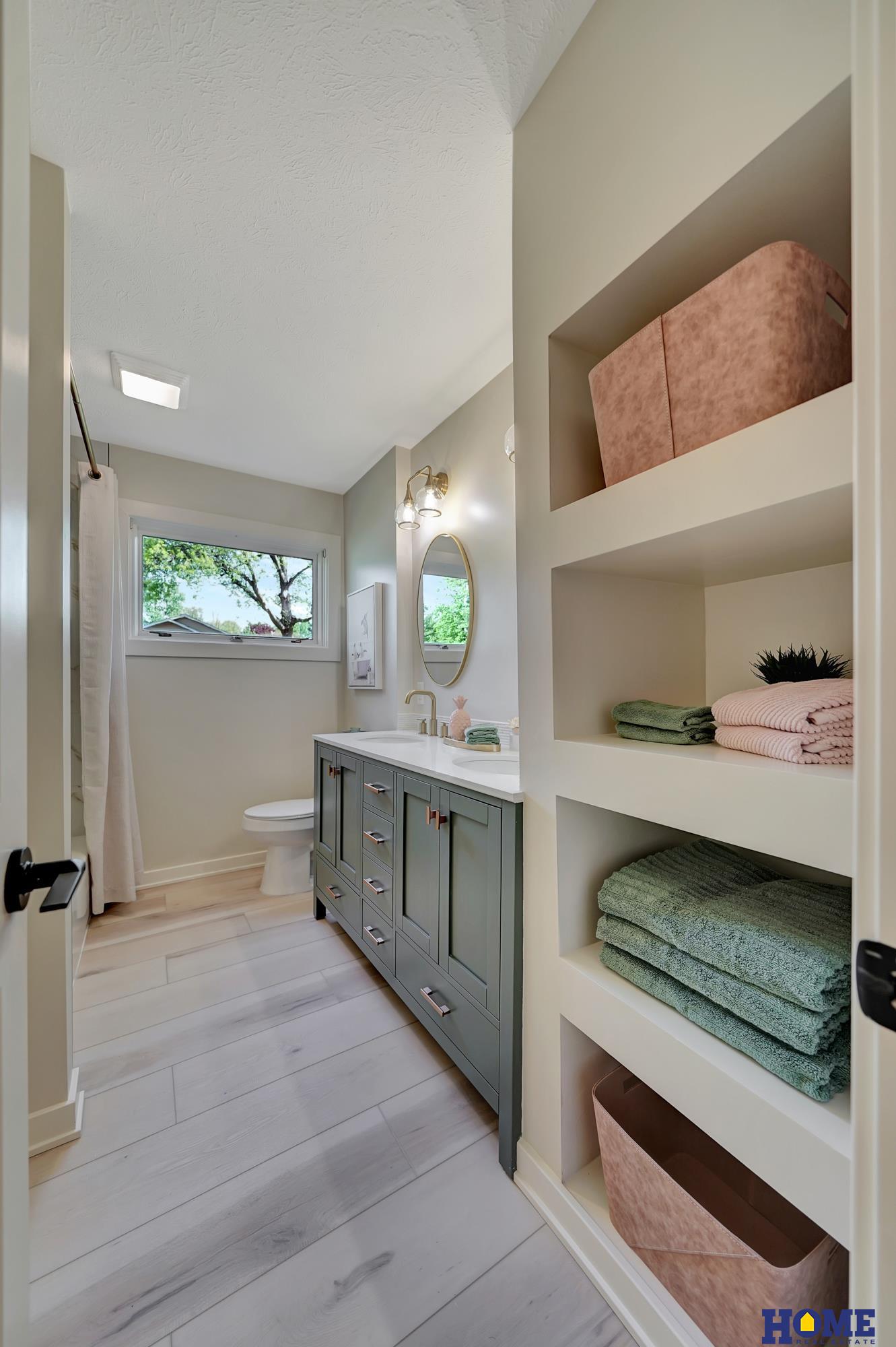 1700 Crestline Drive