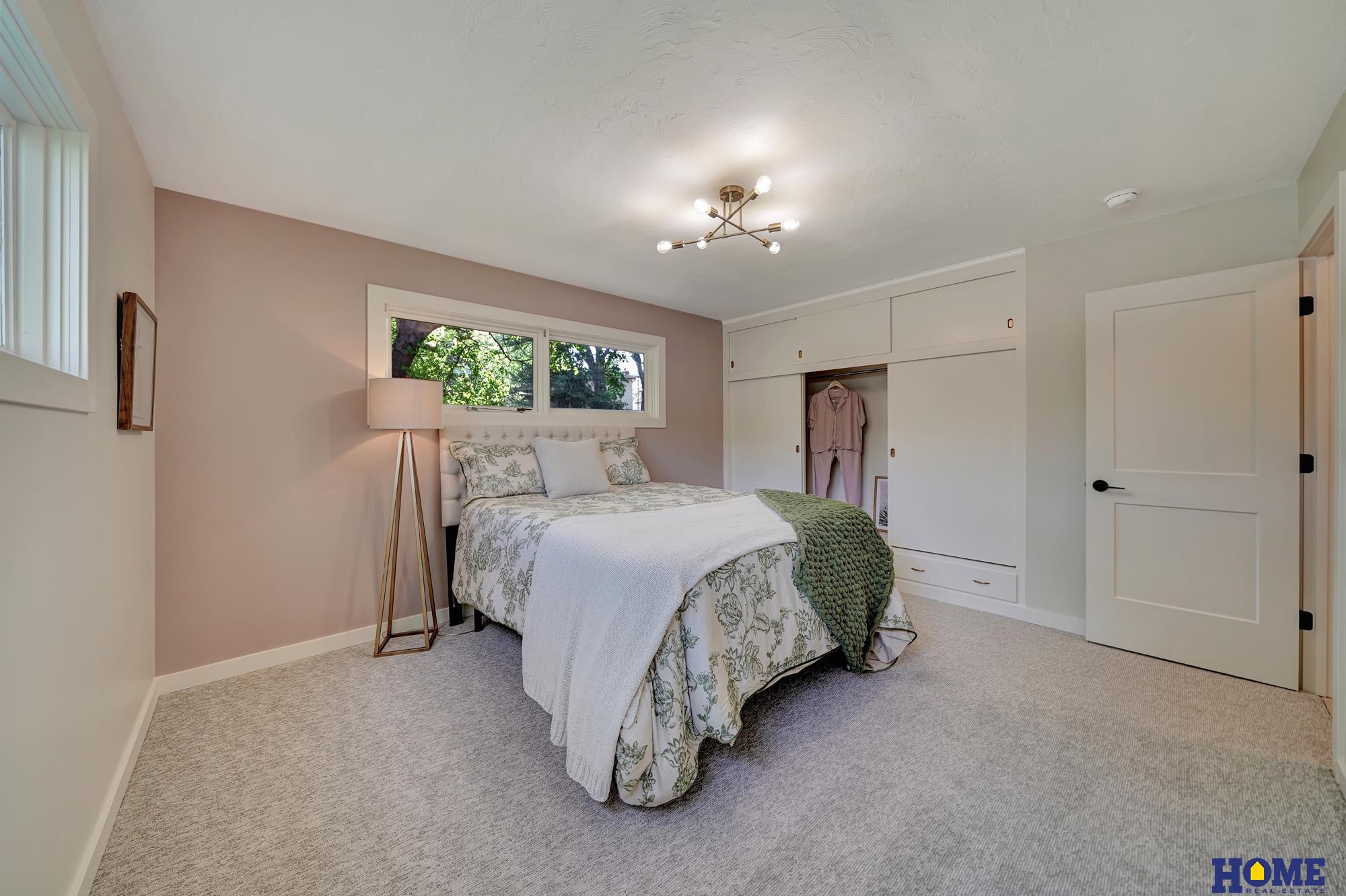 1700 Crestline Drive