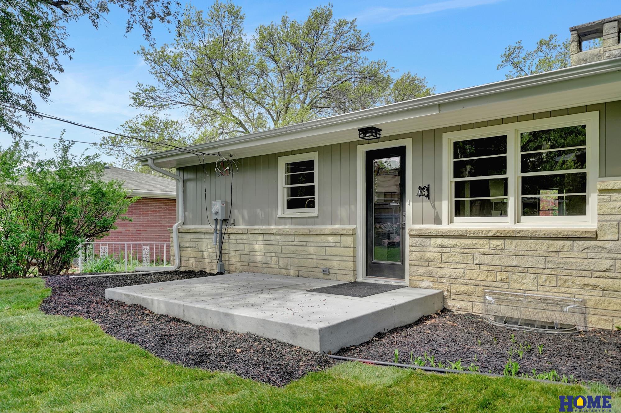 1700 Crestline Drive