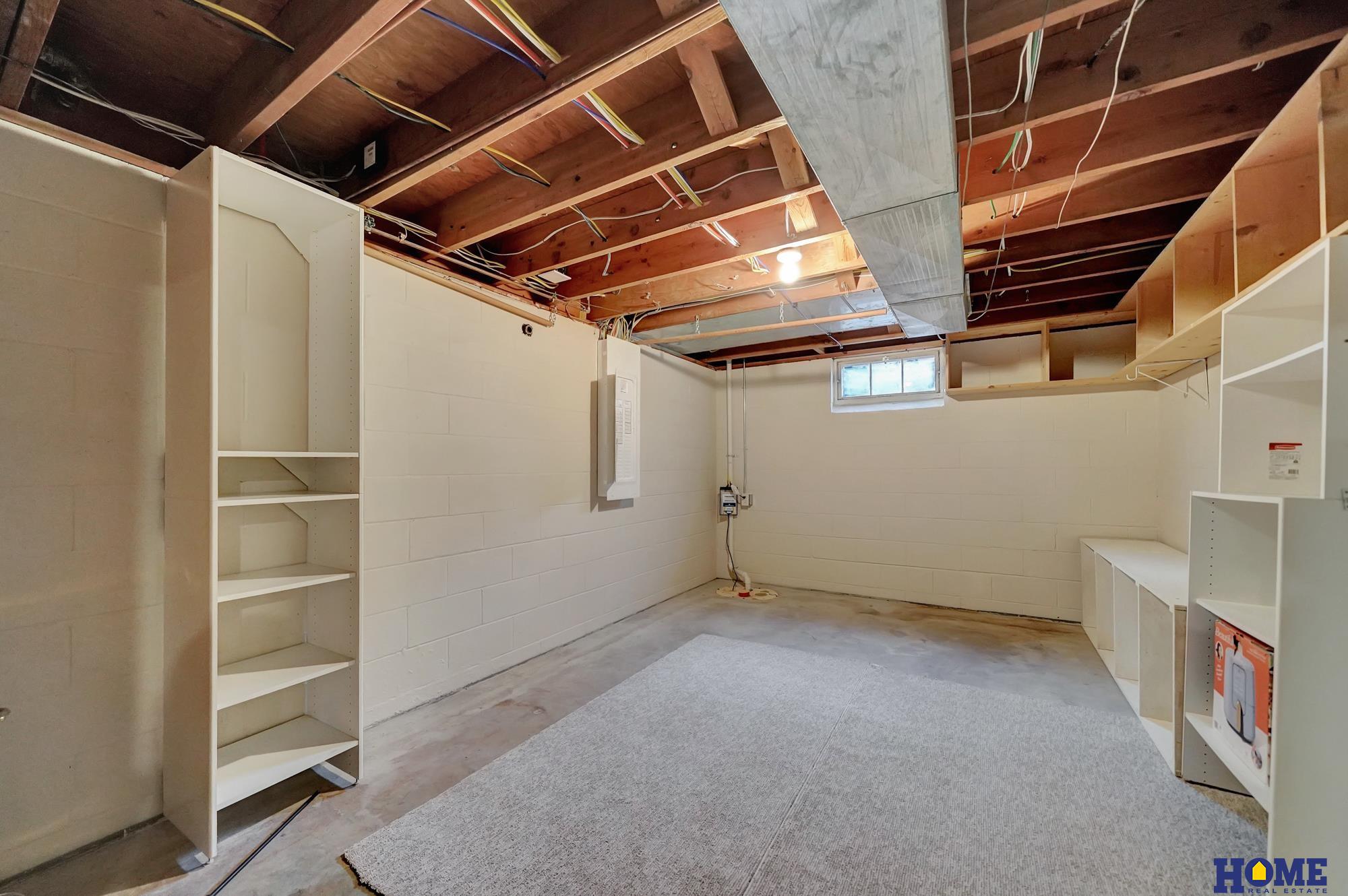 1700 Crestline Drive