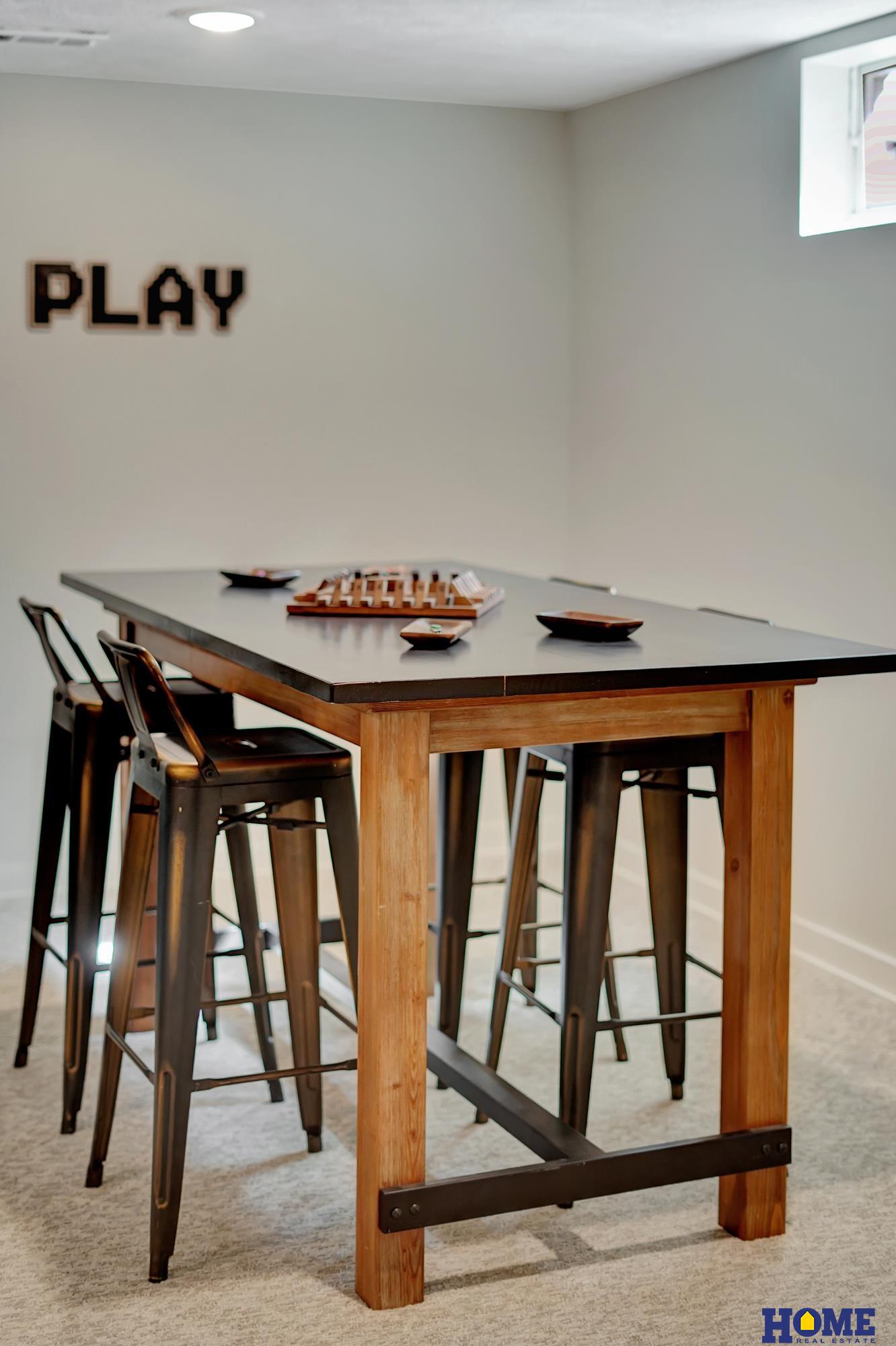 1700 Crestline Drive