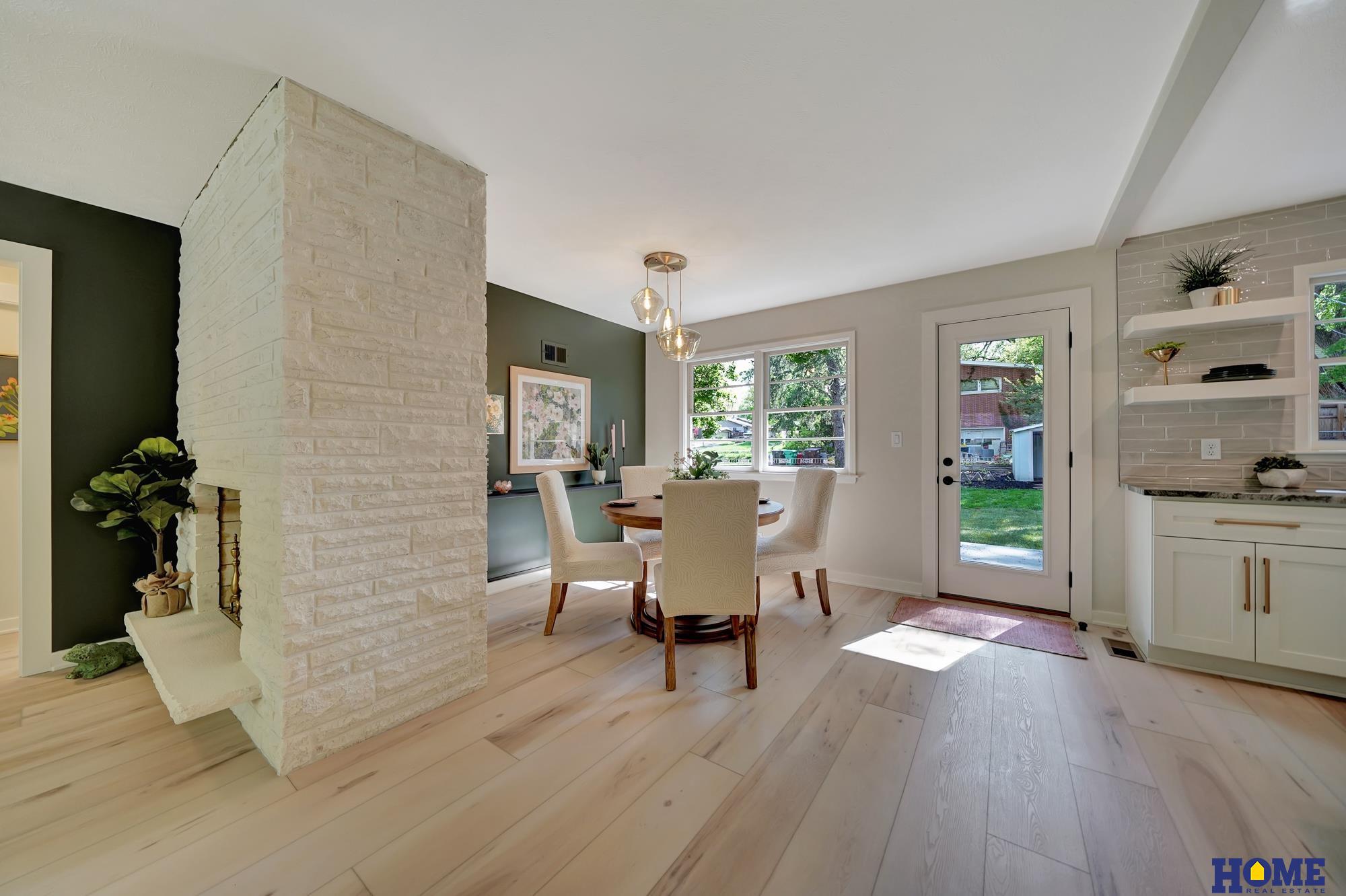 1700 Crestline Drive