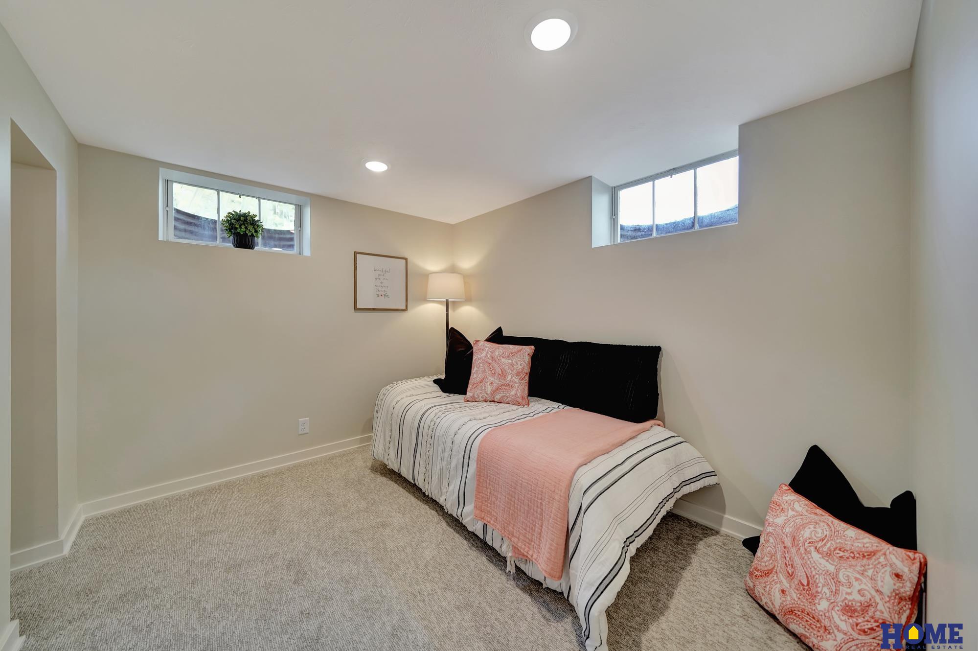 1700 Crestline Drive