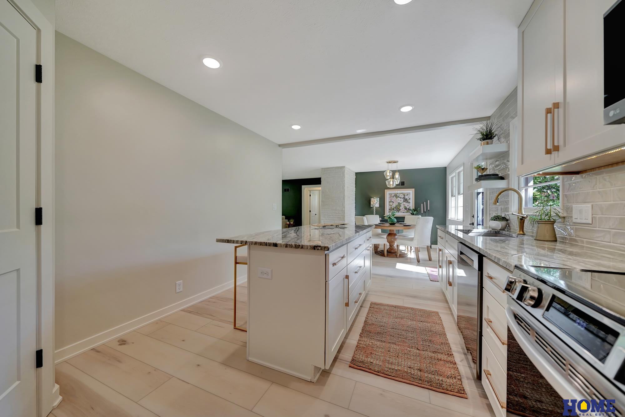 1700 Crestline Drive