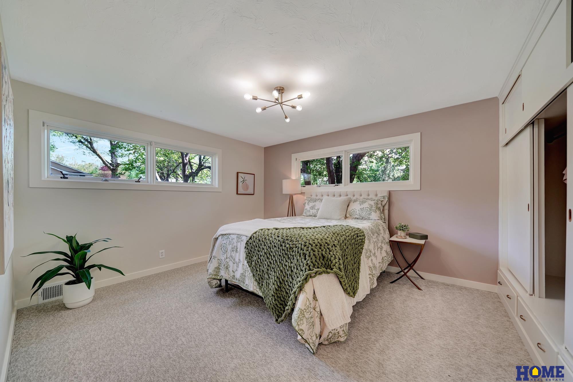 1700 Crestline Drive