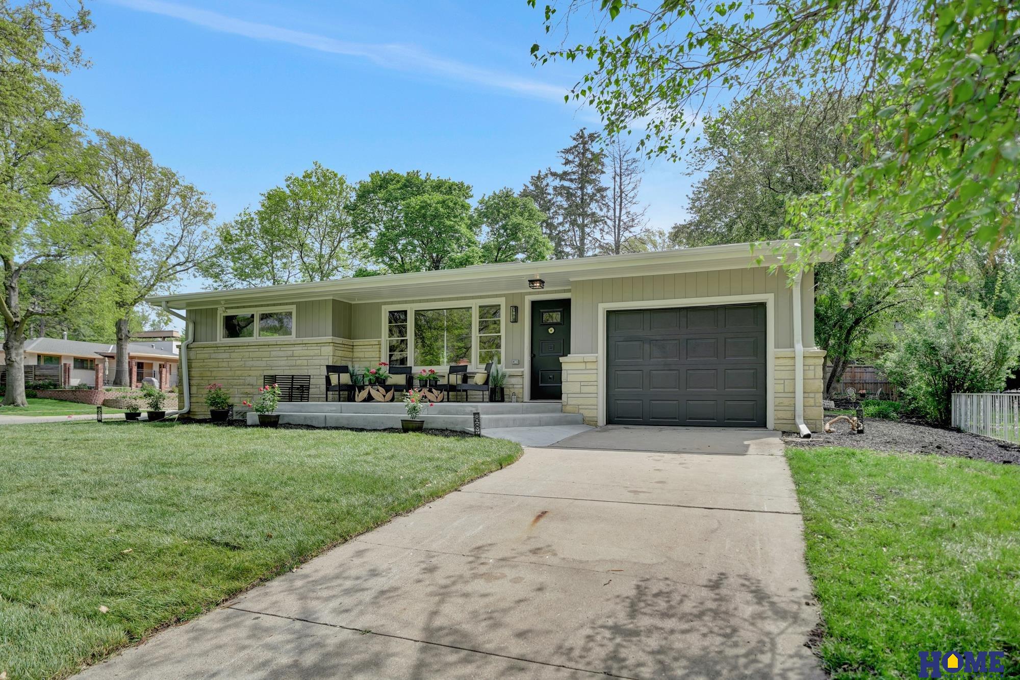 1700 Crestline Drive