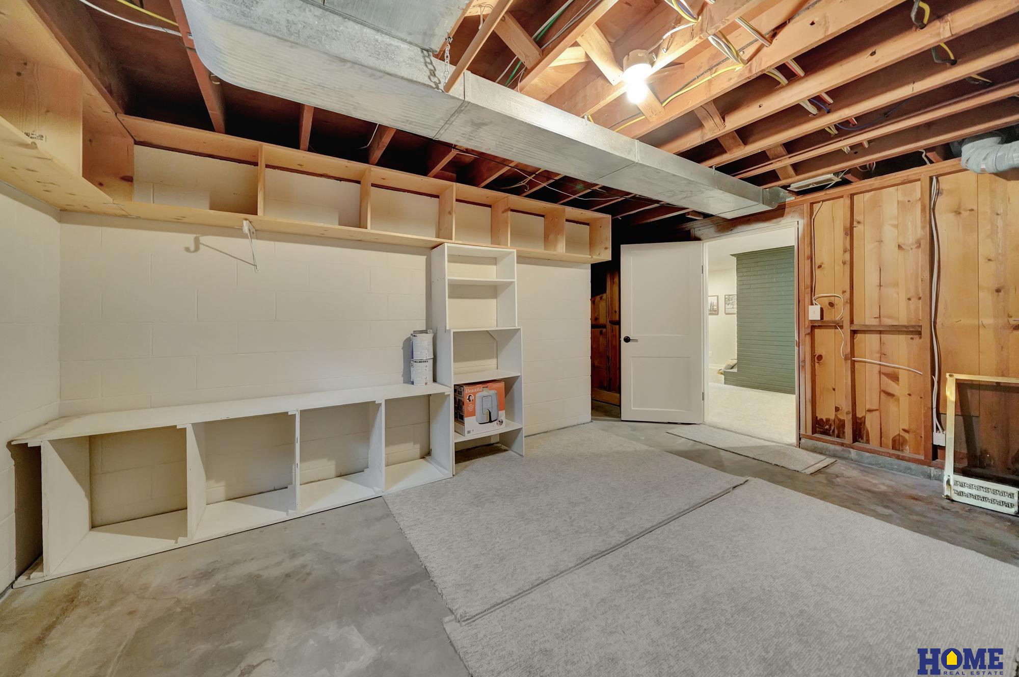 1700 Crestline Drive