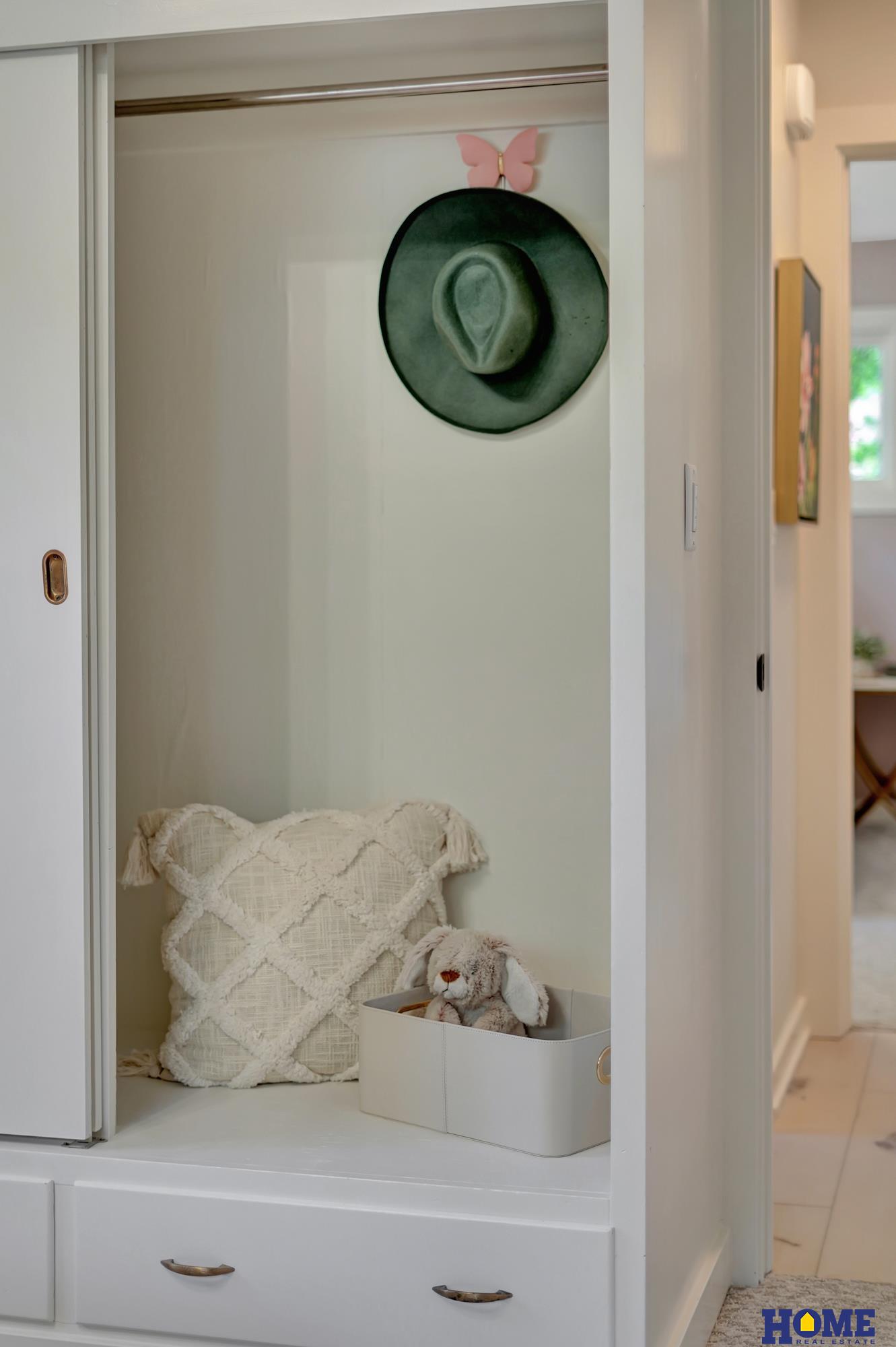 1700 Crestline Drive