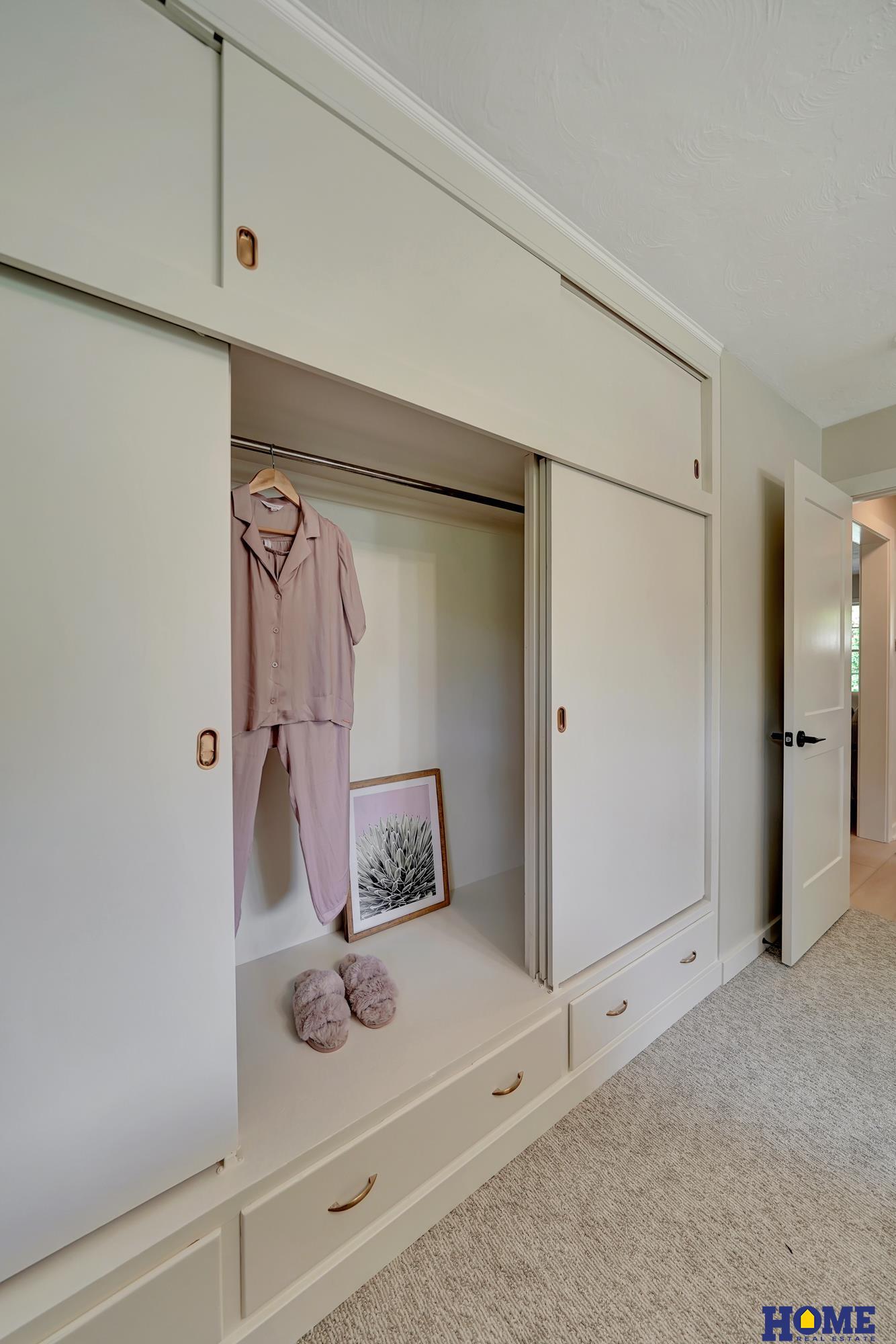 1700 Crestline Drive