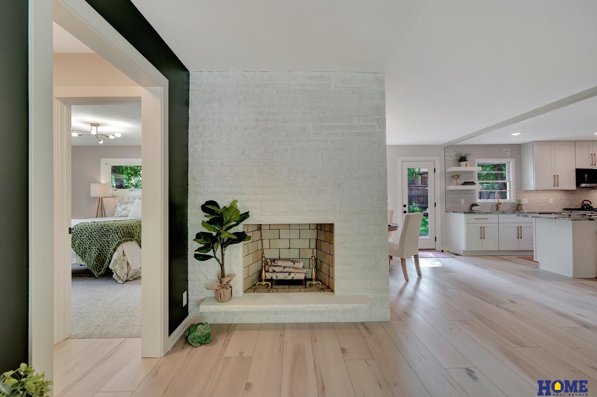 1700 Crestline Drive