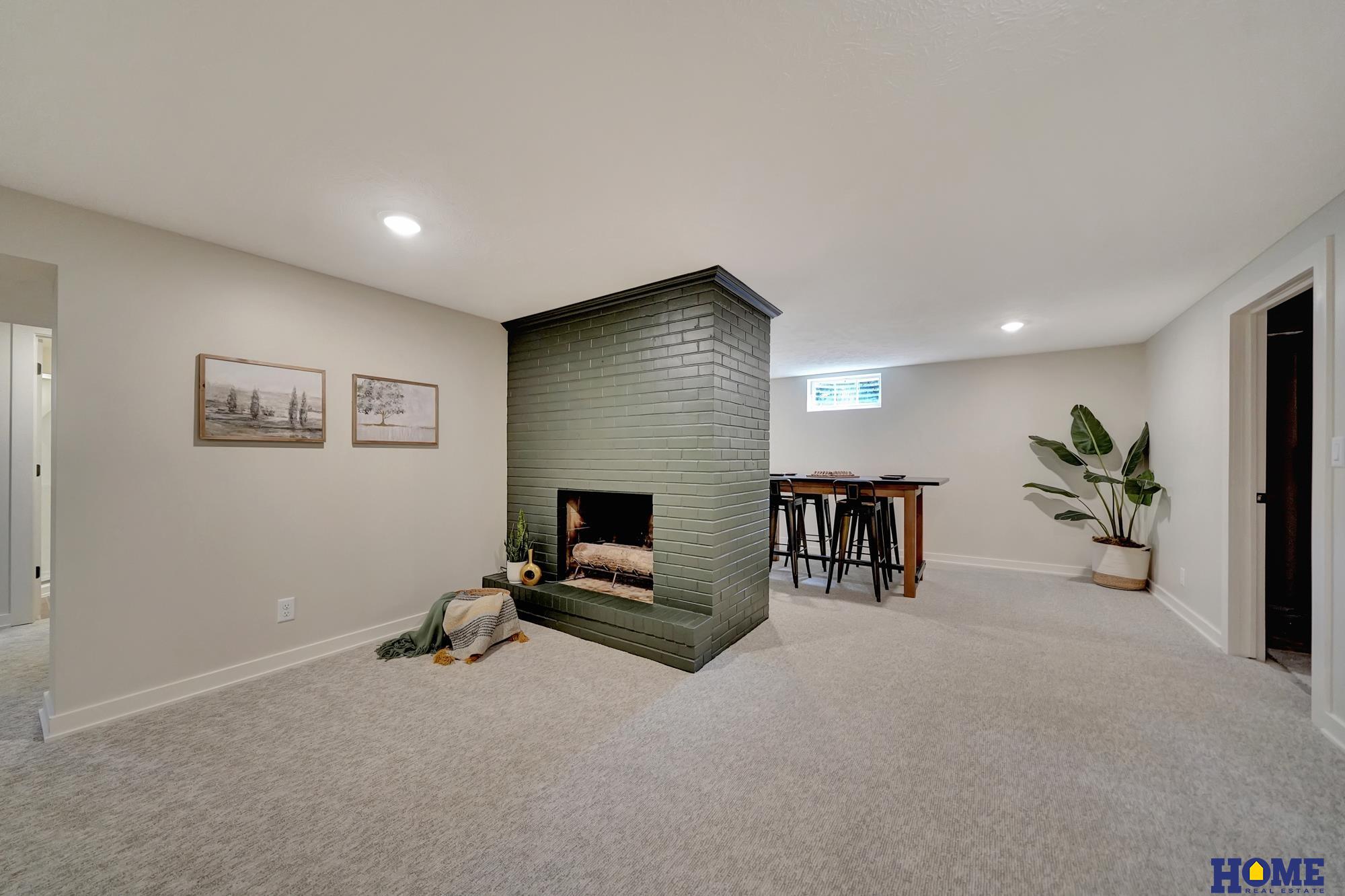 1700 Crestline Drive