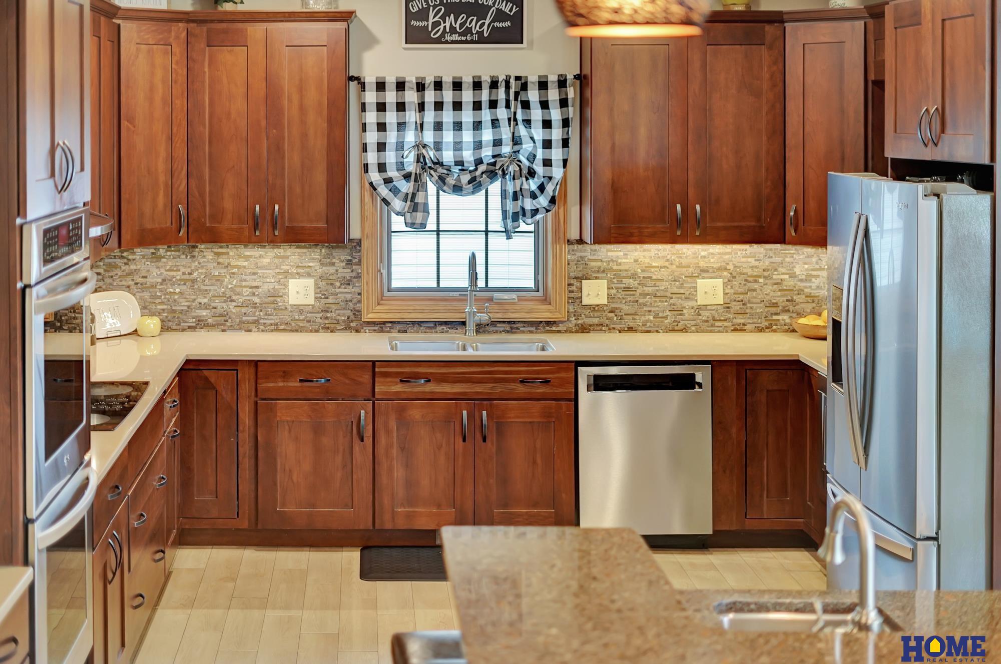 6233 Blackstone Road