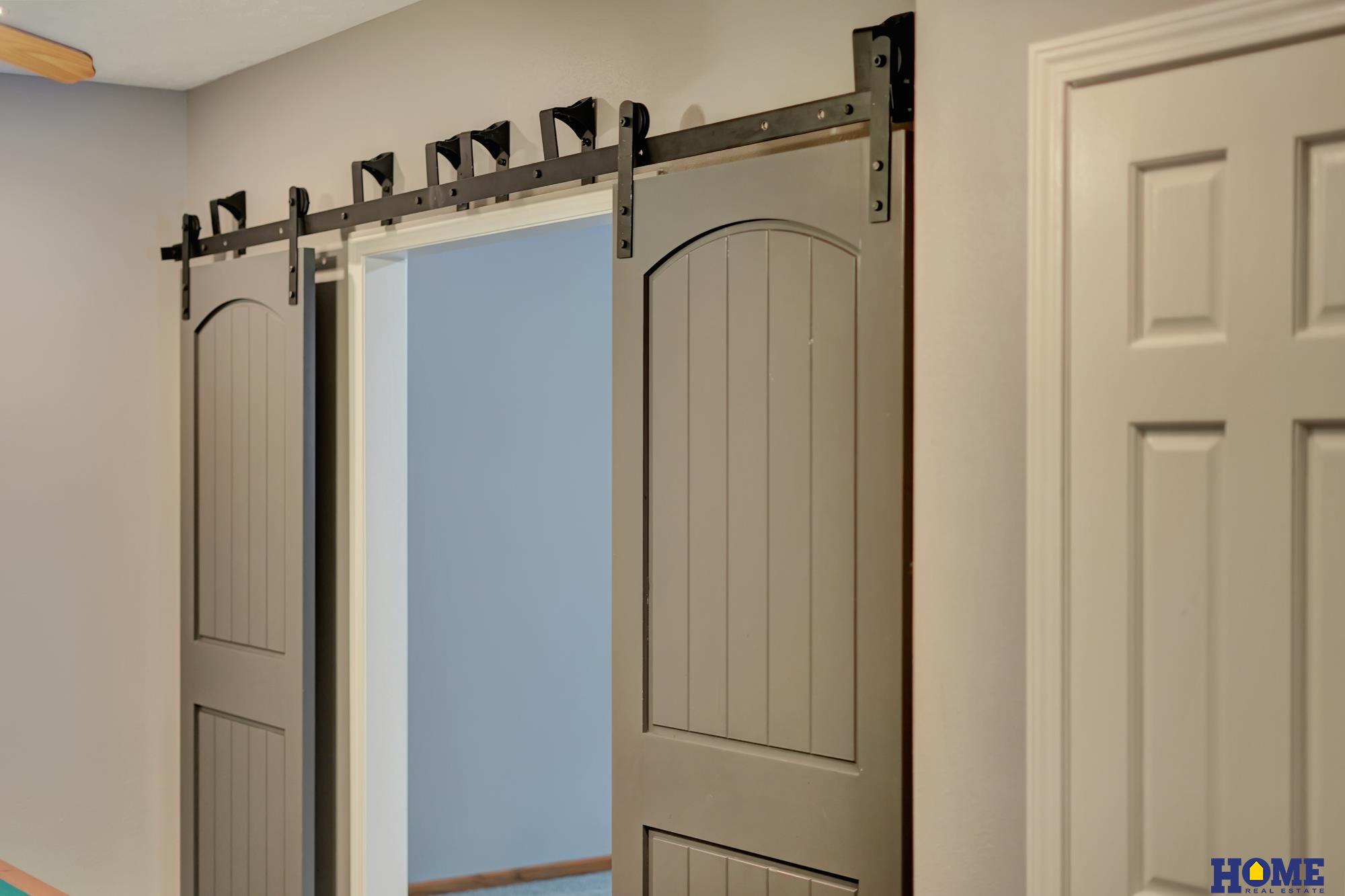 6233 Blackstone Road