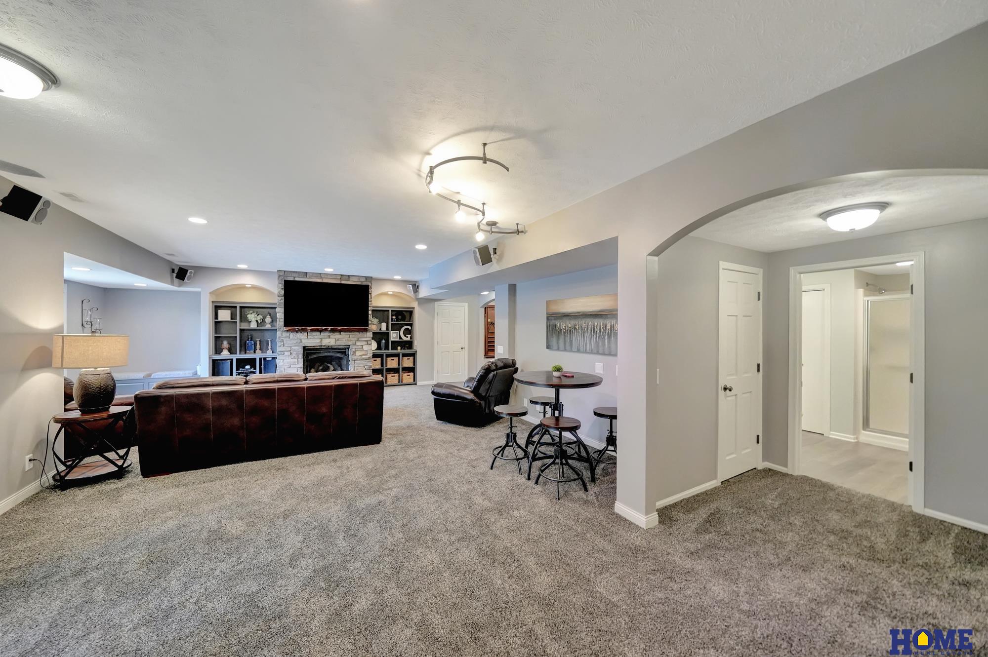 6233 Blackstone Road