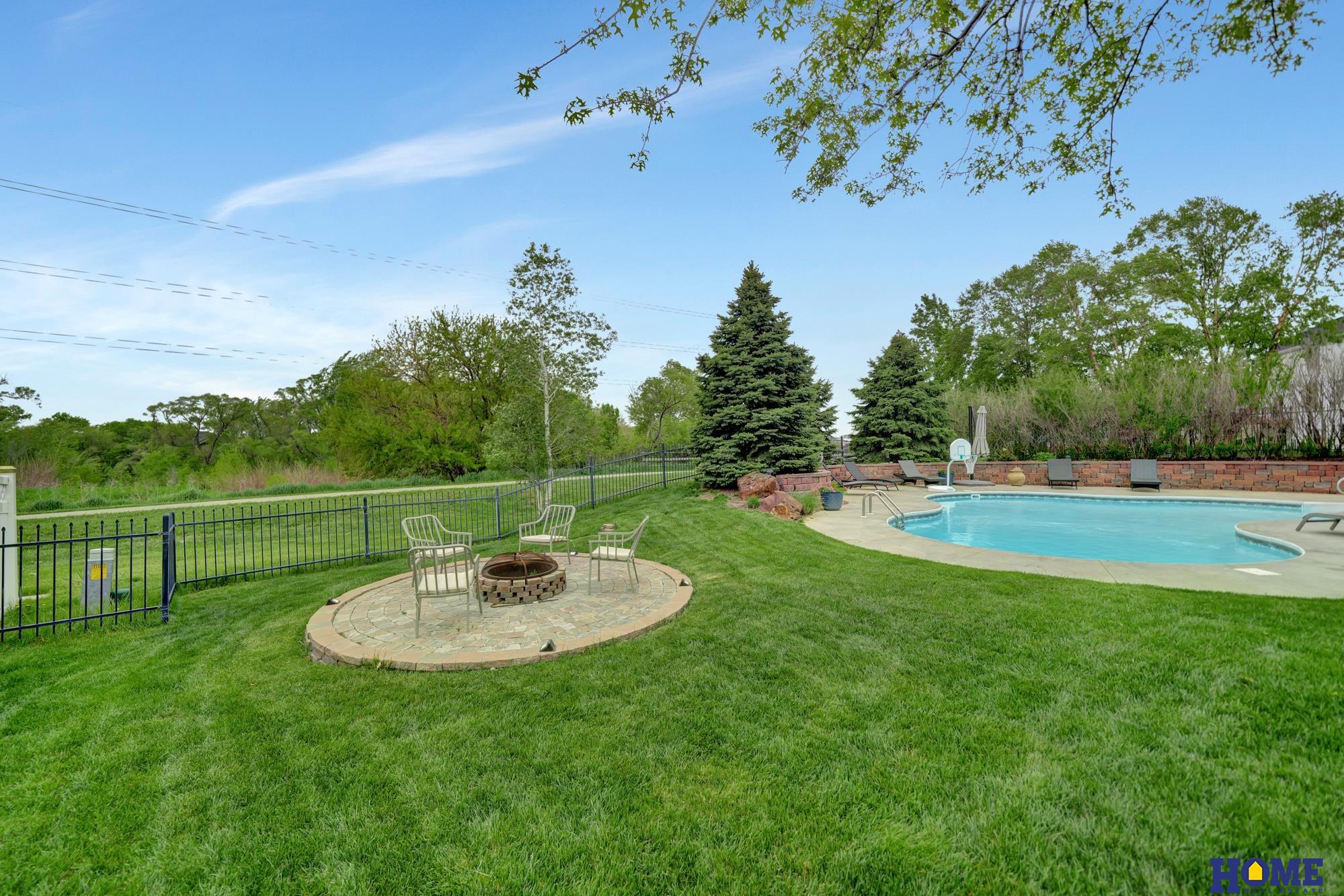 6233 Blackstone Road