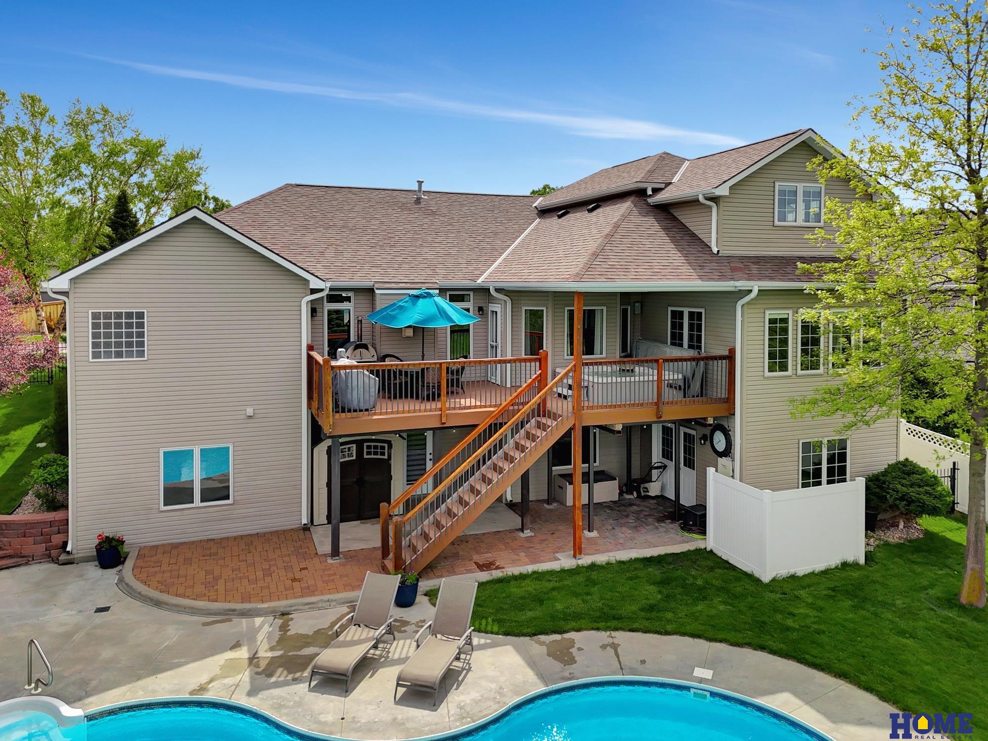 6233 Blackstone Road