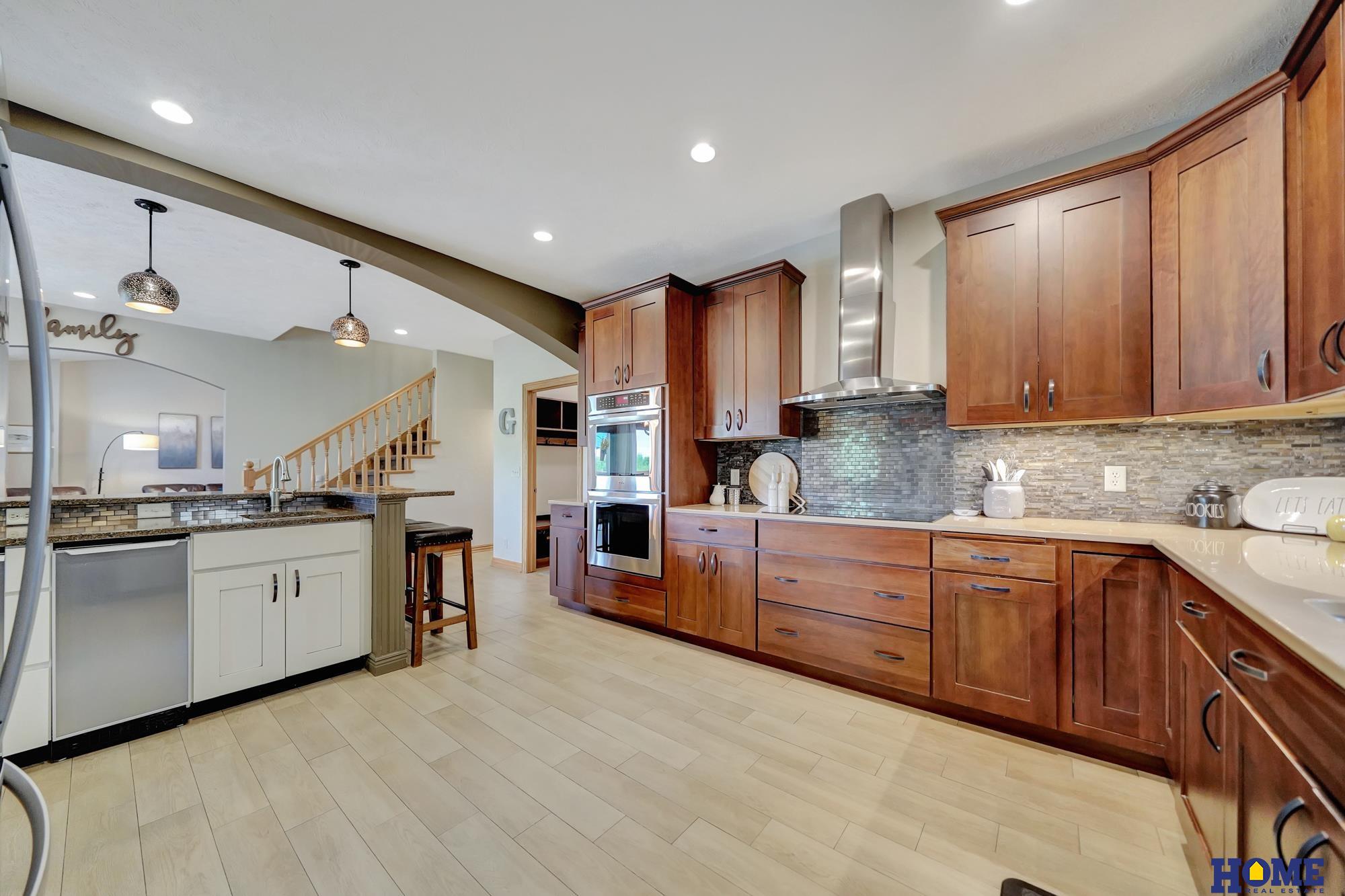 6233 Blackstone Road