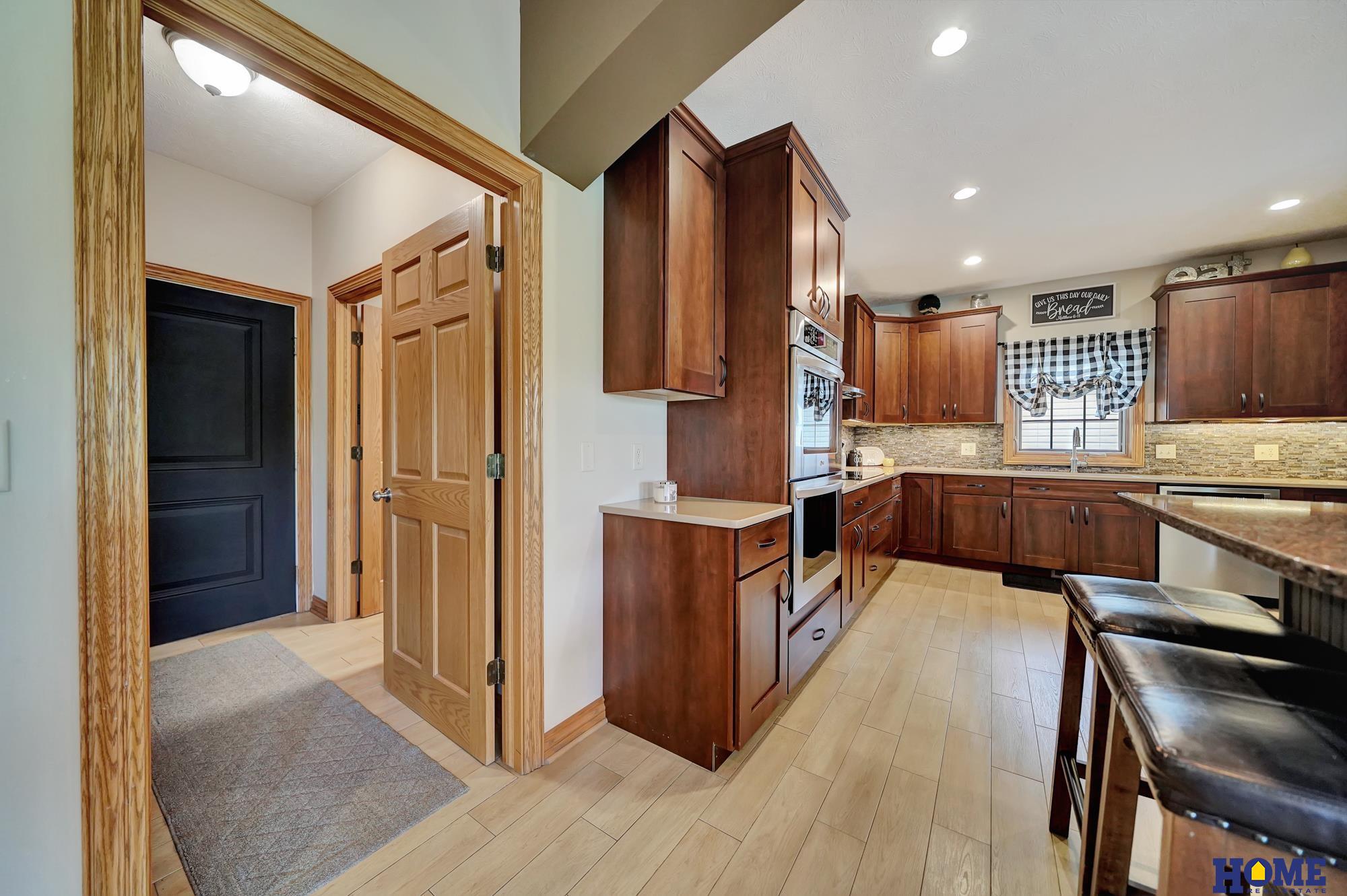 6233 Blackstone Road