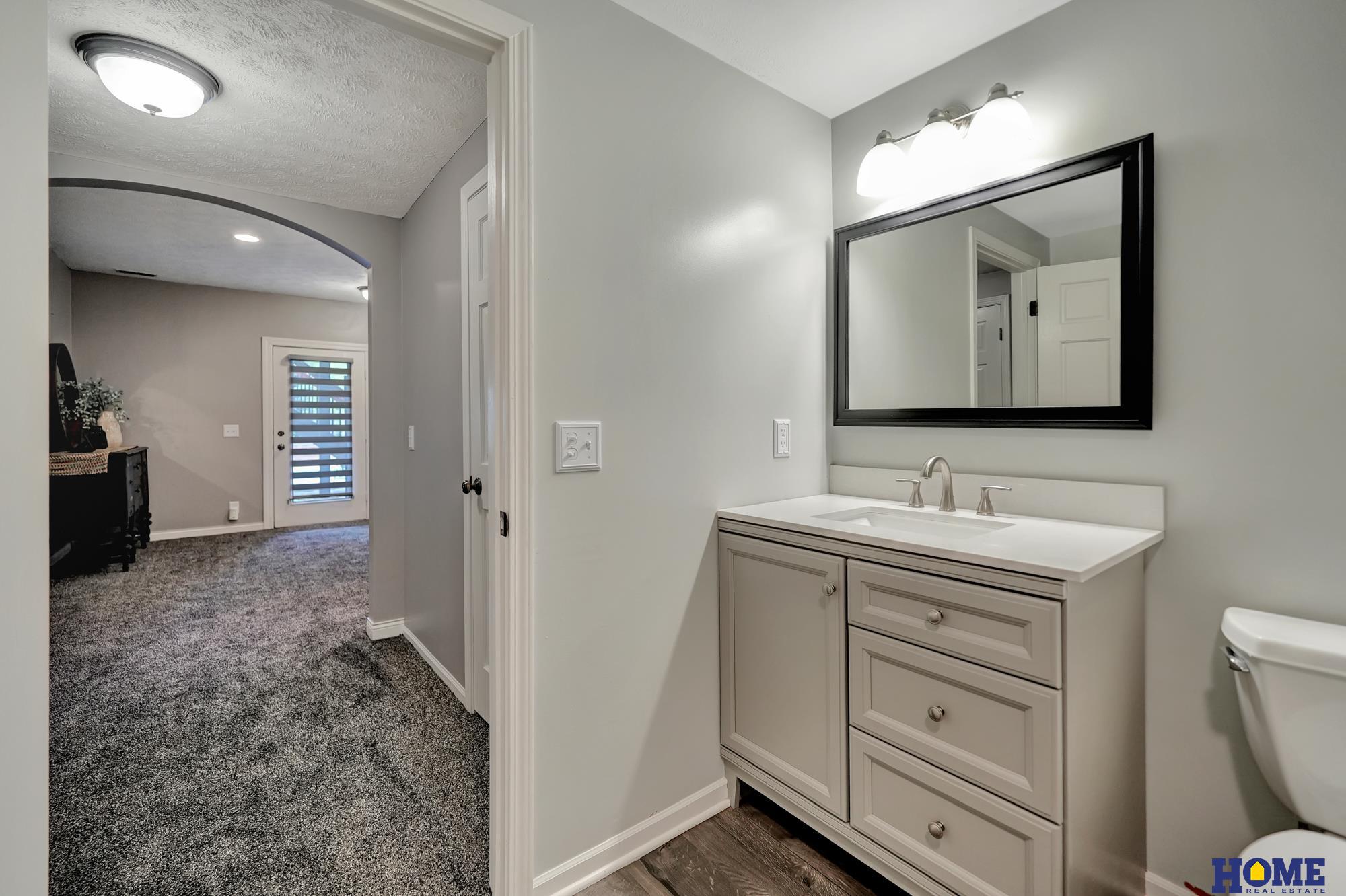 6233 Blackstone Road