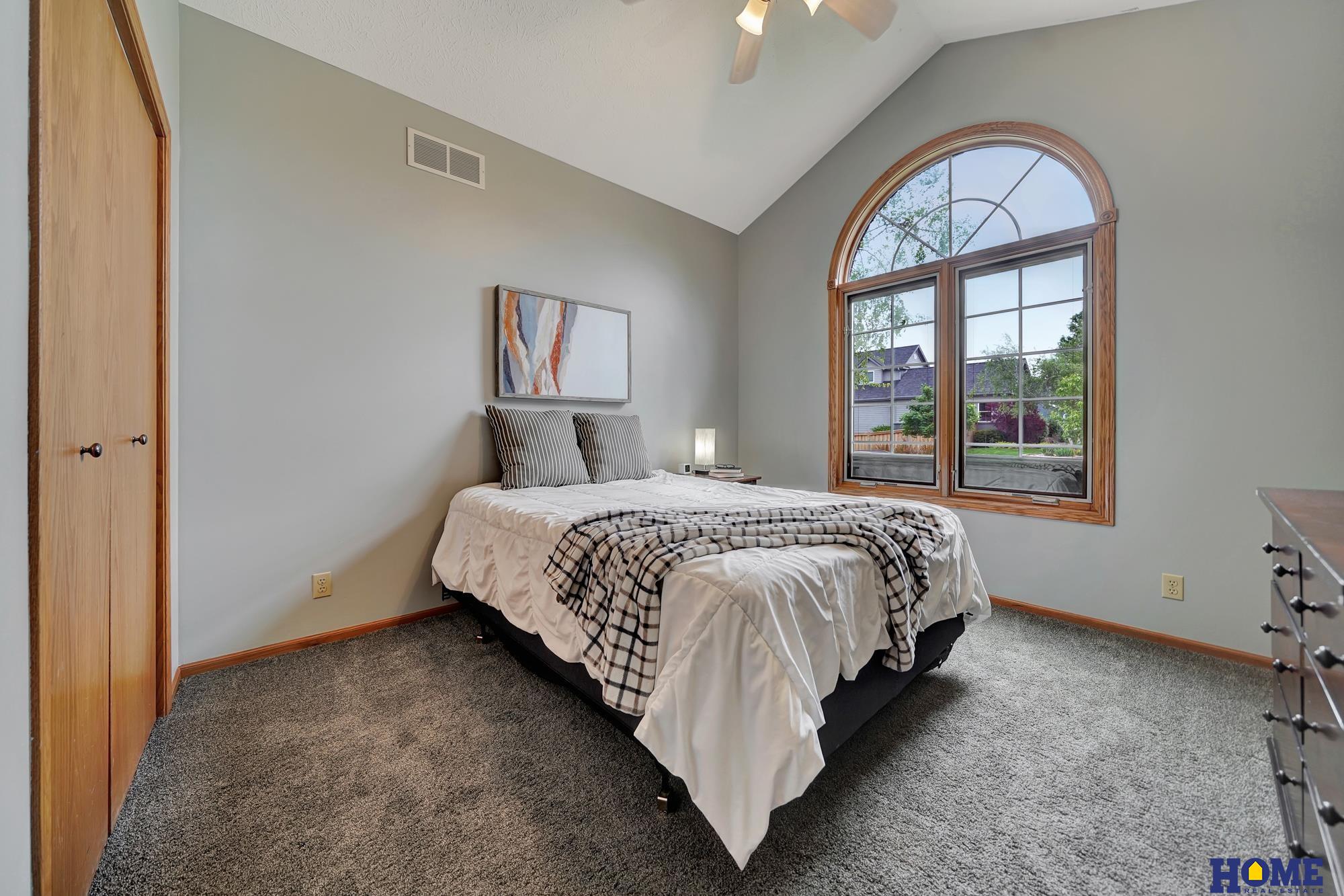 6233 Blackstone Road