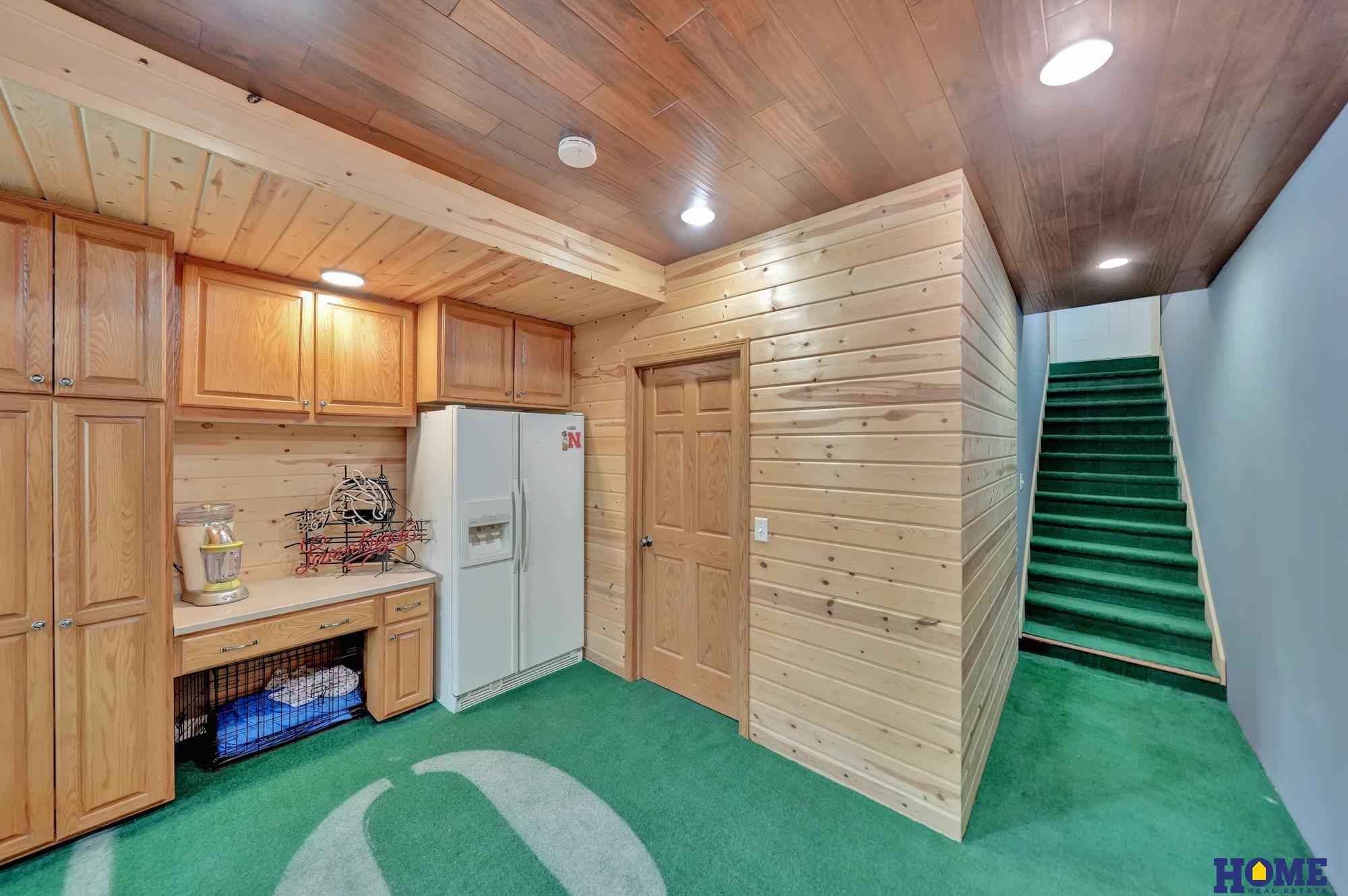 6233 Blackstone Road