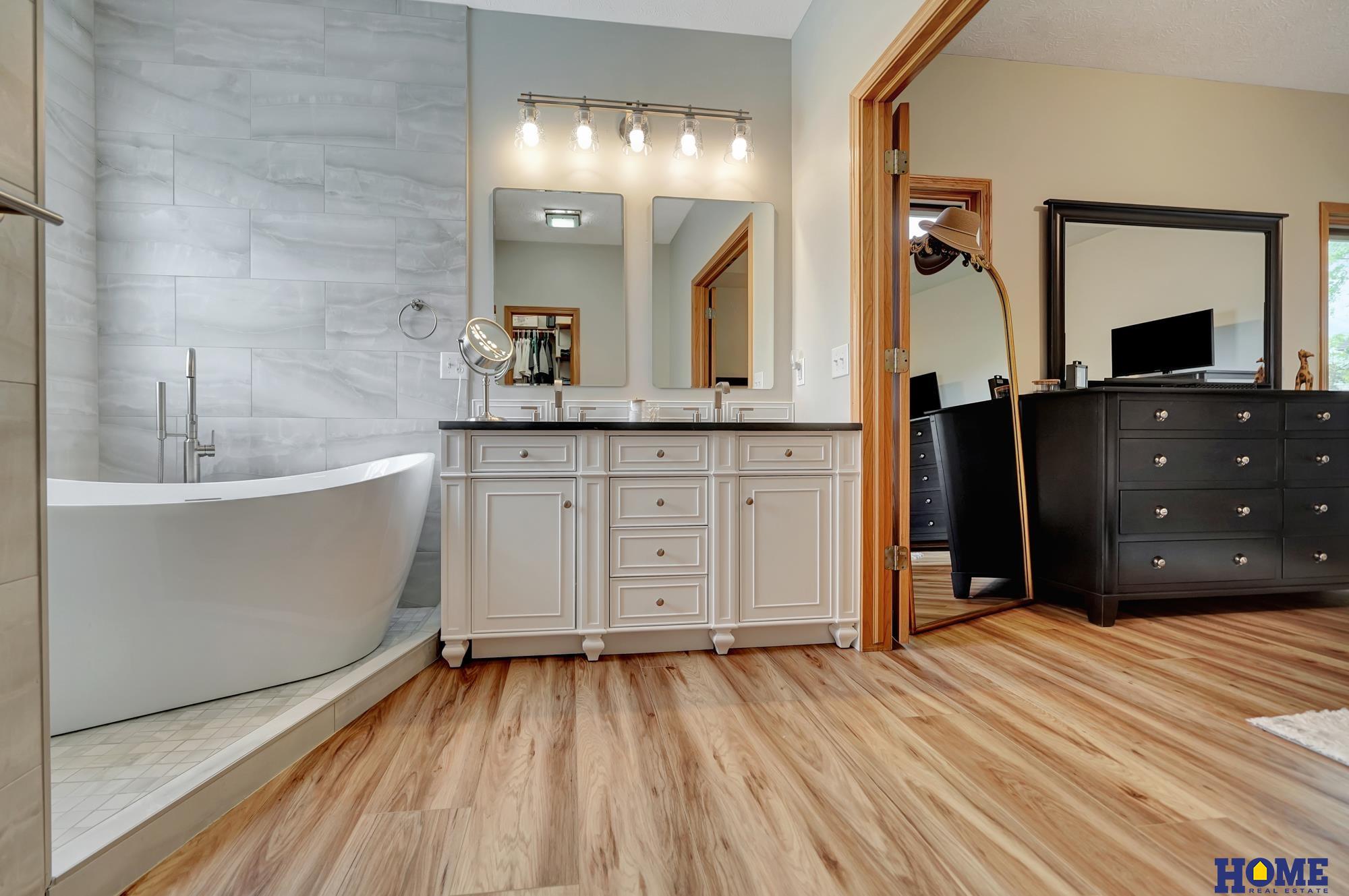 6233 Blackstone Road